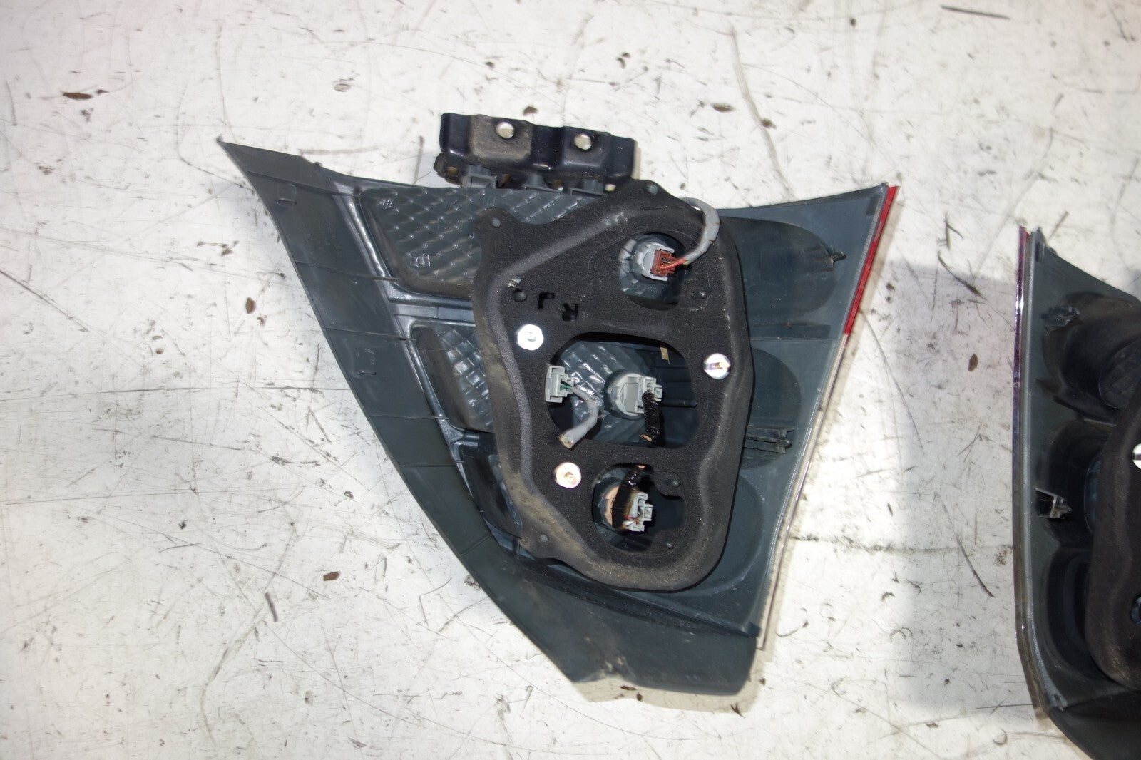 JDM 2002-2005 HONDA CIVIC EU3 OEM TAIL LIGHTS TAIL LAMPS 4 DOOR HATCHBACK