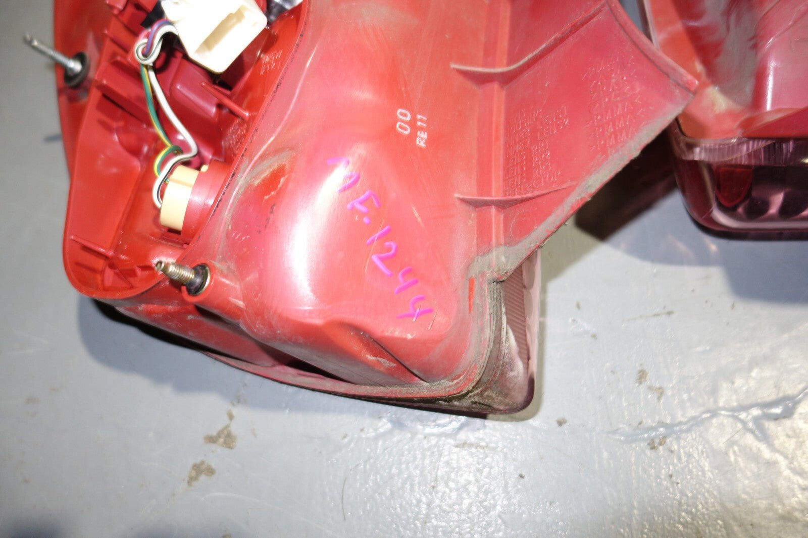 JDM 2000-2005 TOYOTA CELICA OEM TAIL LIGHTS LH LR TAIL LAMPS 2000-2005