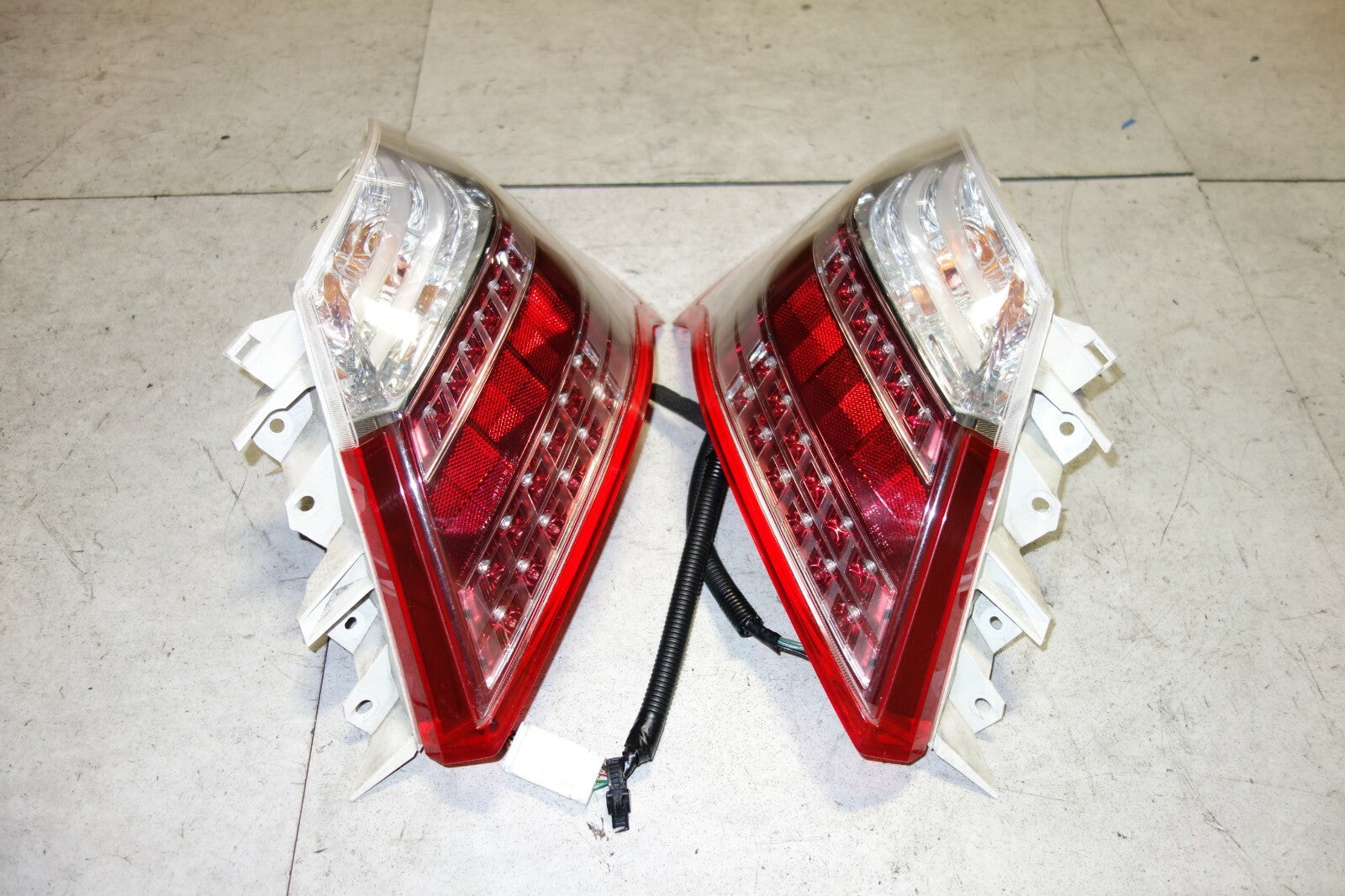 JDM 2009-2012 ACURA RL KB2 OEM TAIL LIGHTS HONDA LEGEND TAIL LAMPS LEFT & RIGHT