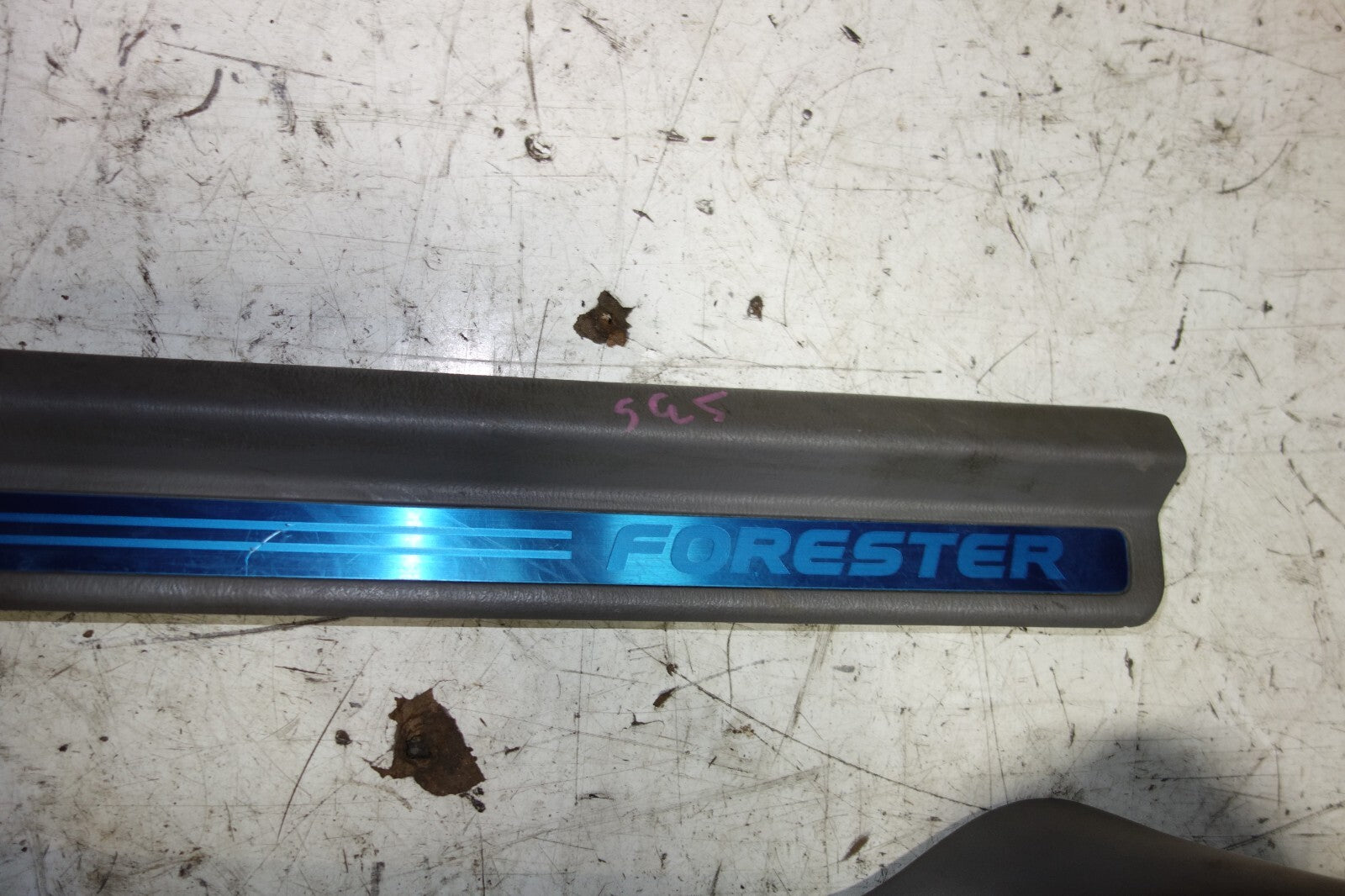 JDM SUBARU FORESTER OEM FRONT DOOR SILLS SCUFF PLATES STEPS SILL 2003-2008