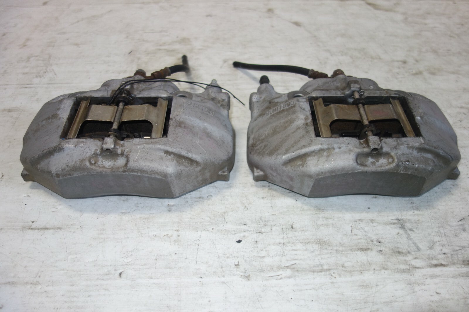 JDM 2001-2006 LEXUS LS430 OEM FRONT 4 PISTON BRAKE CALIPERS LEFT & RIGHT UCF31