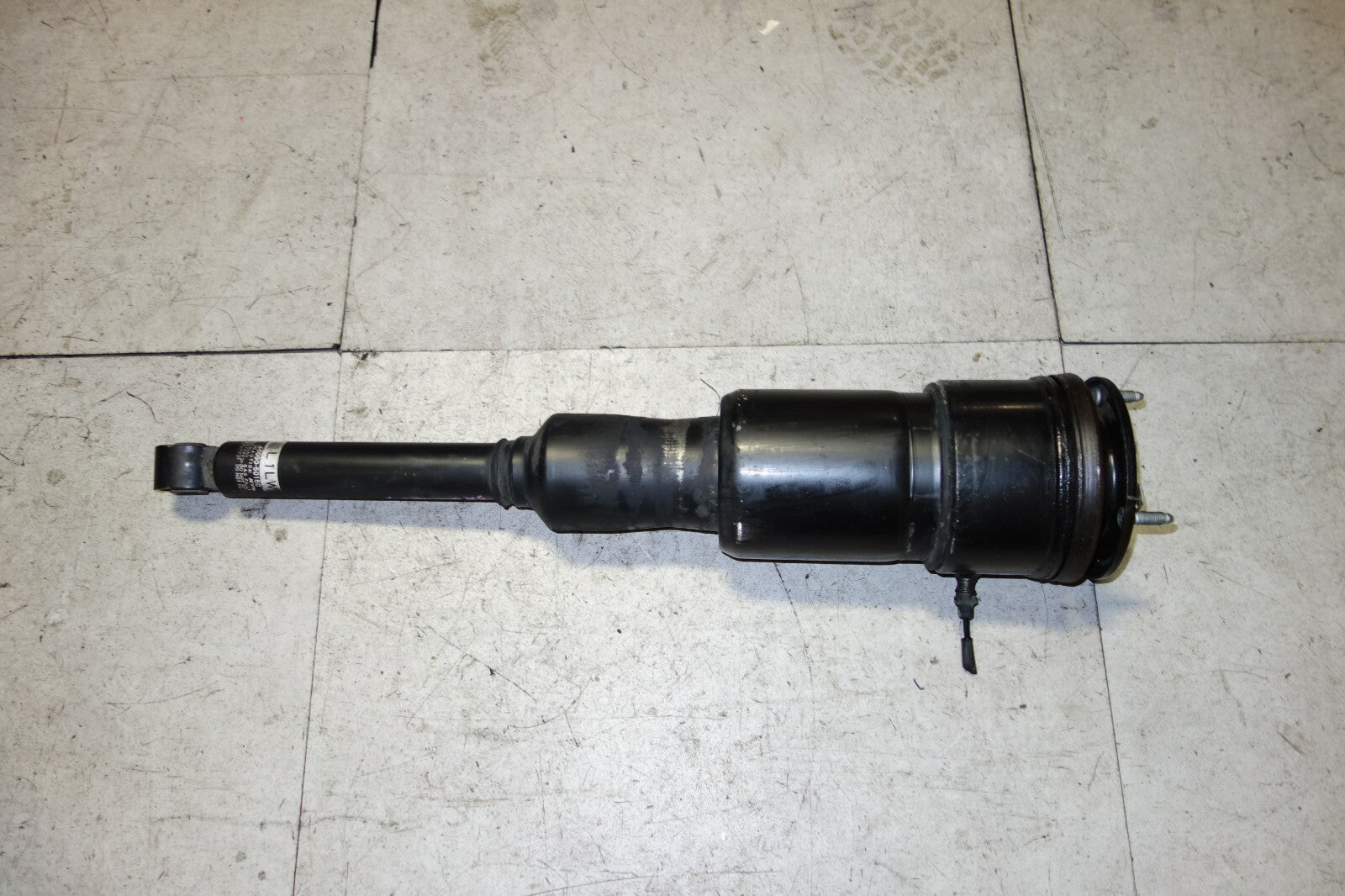 JDM LEXUS LS460 RWD Rear LH Air Shock Strut Absorber 48090-50150 2007-2012