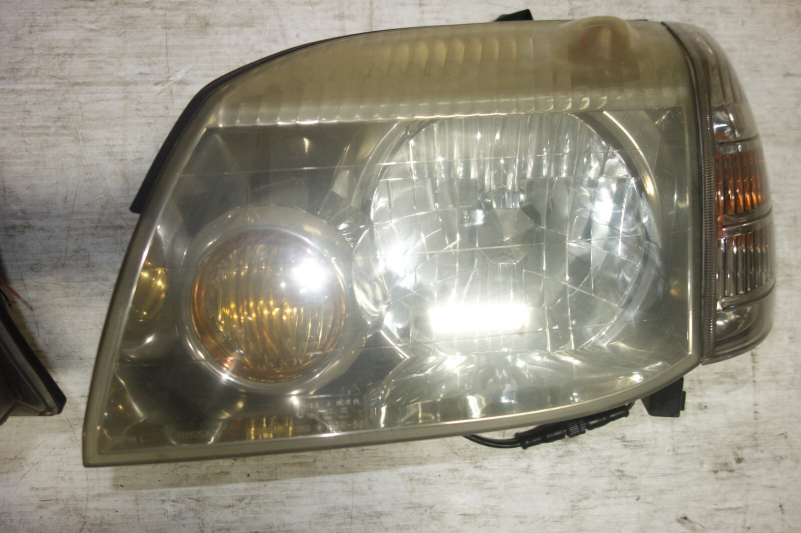 JDM Nissan X-Trail GT OEM Headlights Left Right PNT30 Left & Right 2000-2006