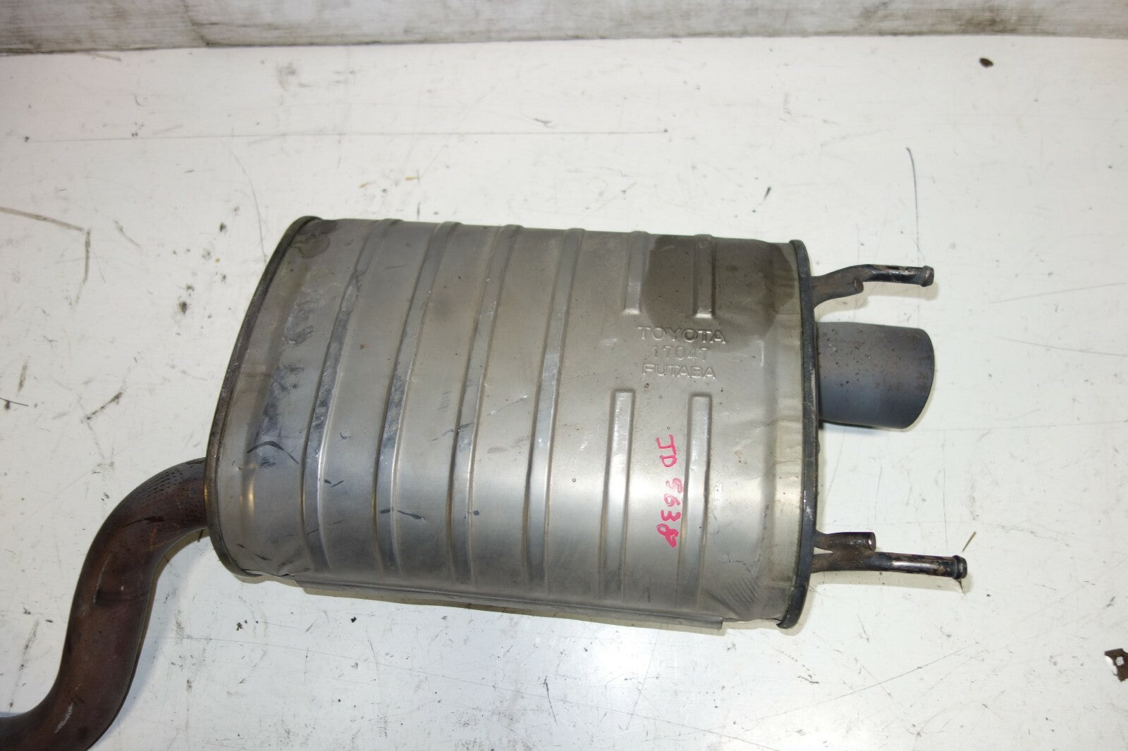 2002 2003 2004 2005 Lexus Is300 Exhaust Muffler Pipe 17430-46660