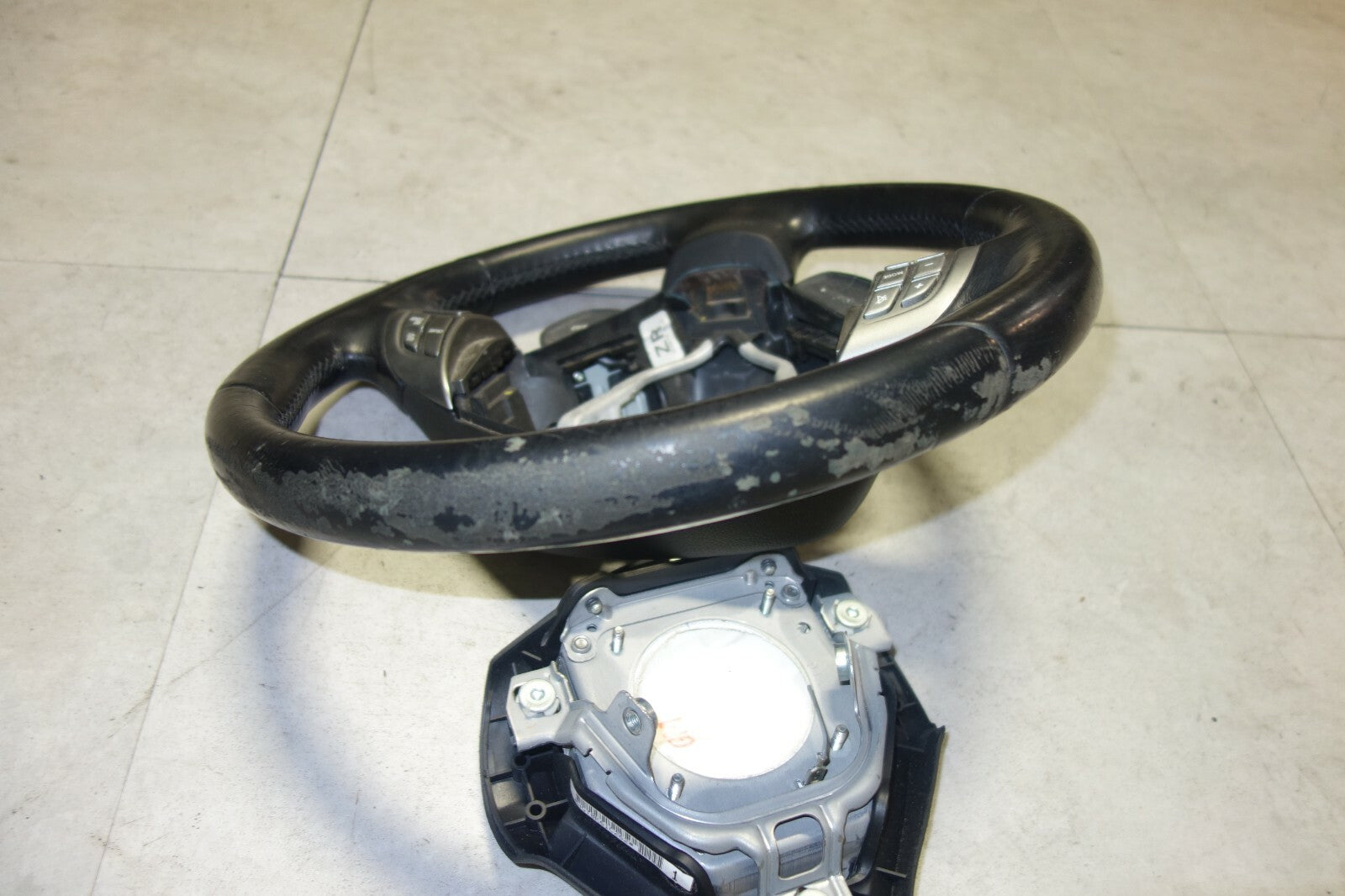 JDM Subaru Legacy Outback MoMo Steering Wheel OEM 2005-2009 Japan