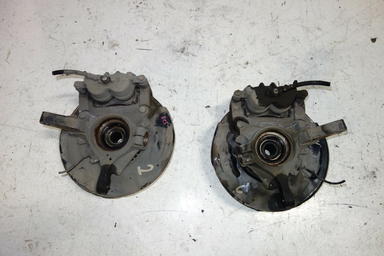JDM Subaru Legacy BH5/BE5 Front Spindles Hub Calipers Left & Right 2000-2004
