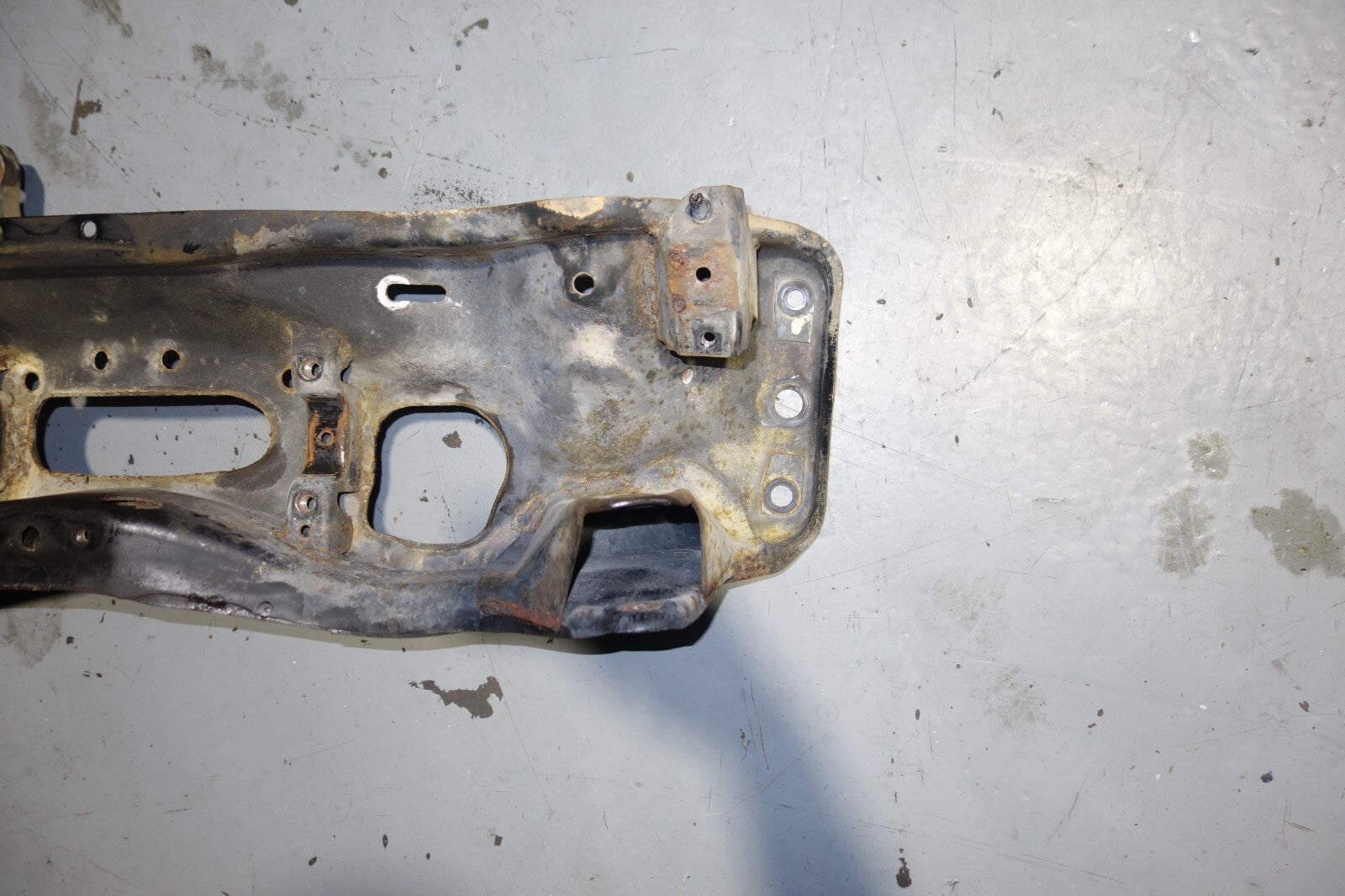 JDM 00-04 SUBARU LEGACY B4 TWIN TURBO EJ208 FRONT SUBFRAME CRADLE CROSSMEMBER