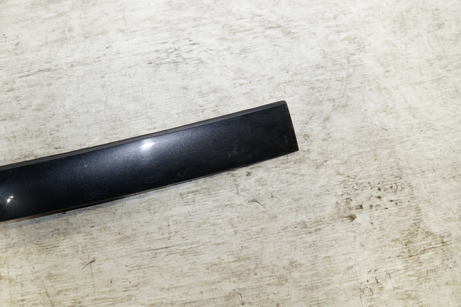 JDM Toyota Prius Rear CENTER GARNISH ZVW30 2010-2011-2012-2013-2014-2015 MF-319