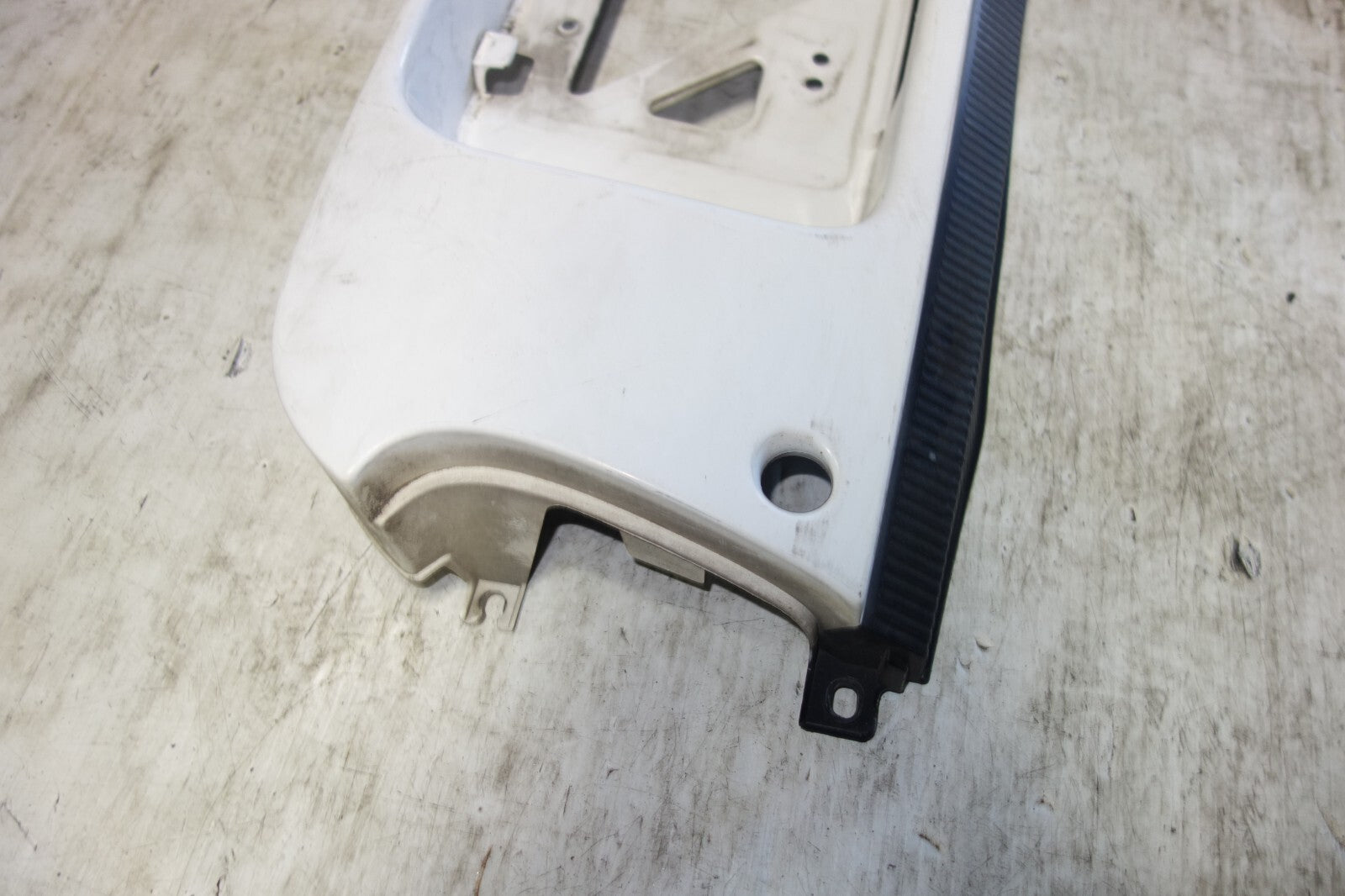 JDM TOYOTA CELICA ST202 ST205 REAR LICENSE PLATE TRIM CENTER GARNISH 1994-1999