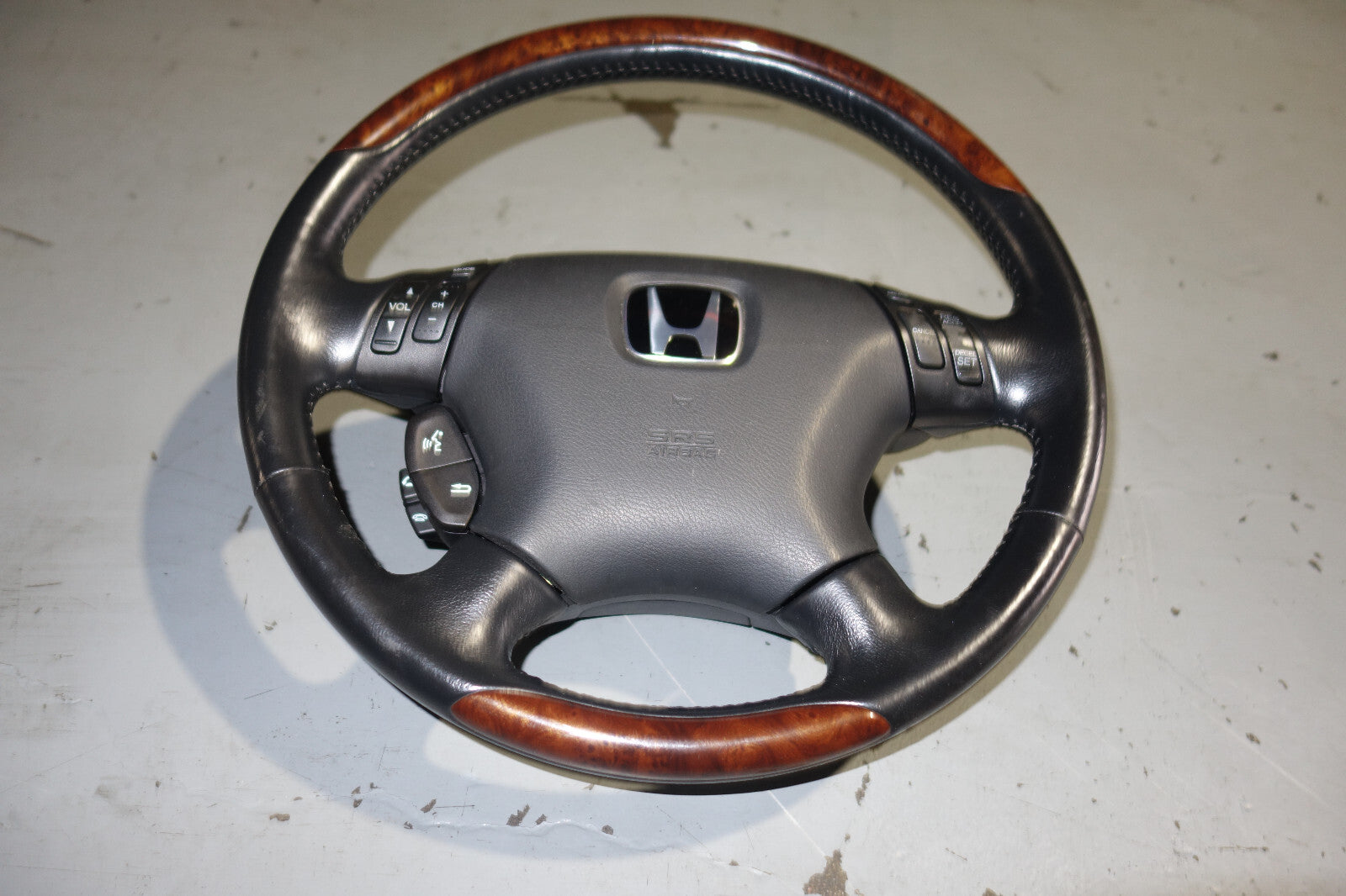 JDM 2003-2004-2005-2006-2007 Honda Inspire UC1 Honda Accord Steering Wheel OEM