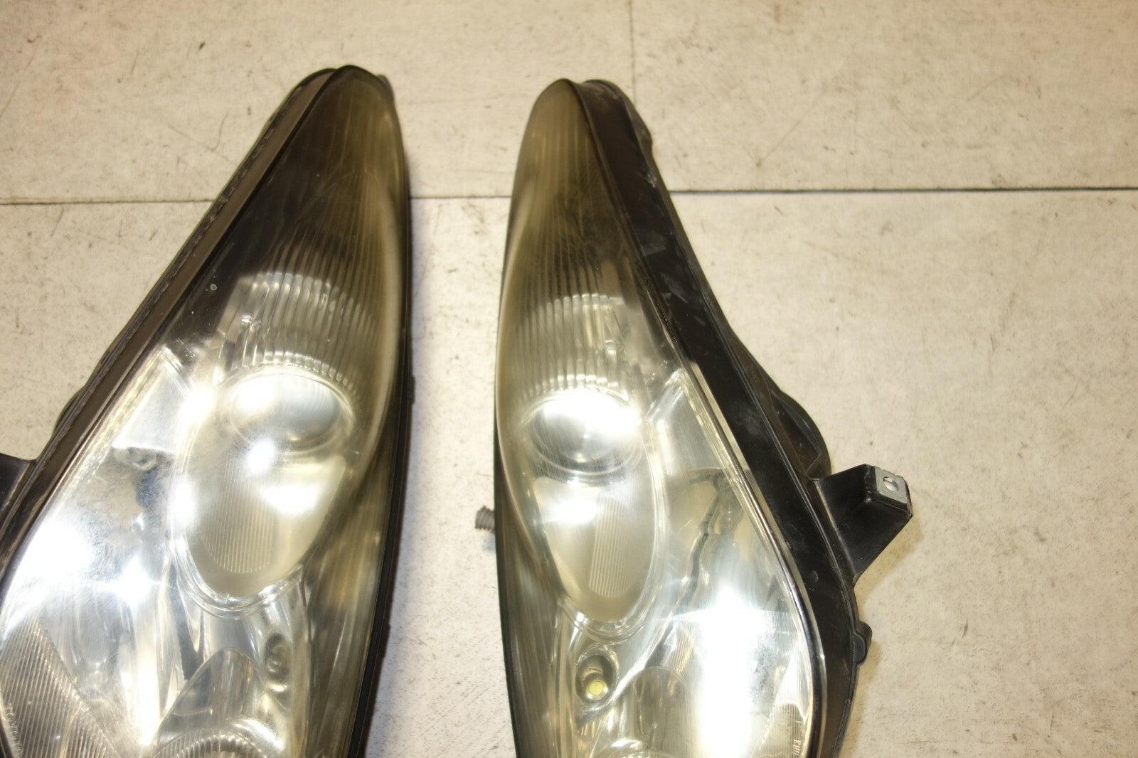 JDM Toyota Celica Genuine OEM Headlights Light Halogen Pair zzt231 2000-2005