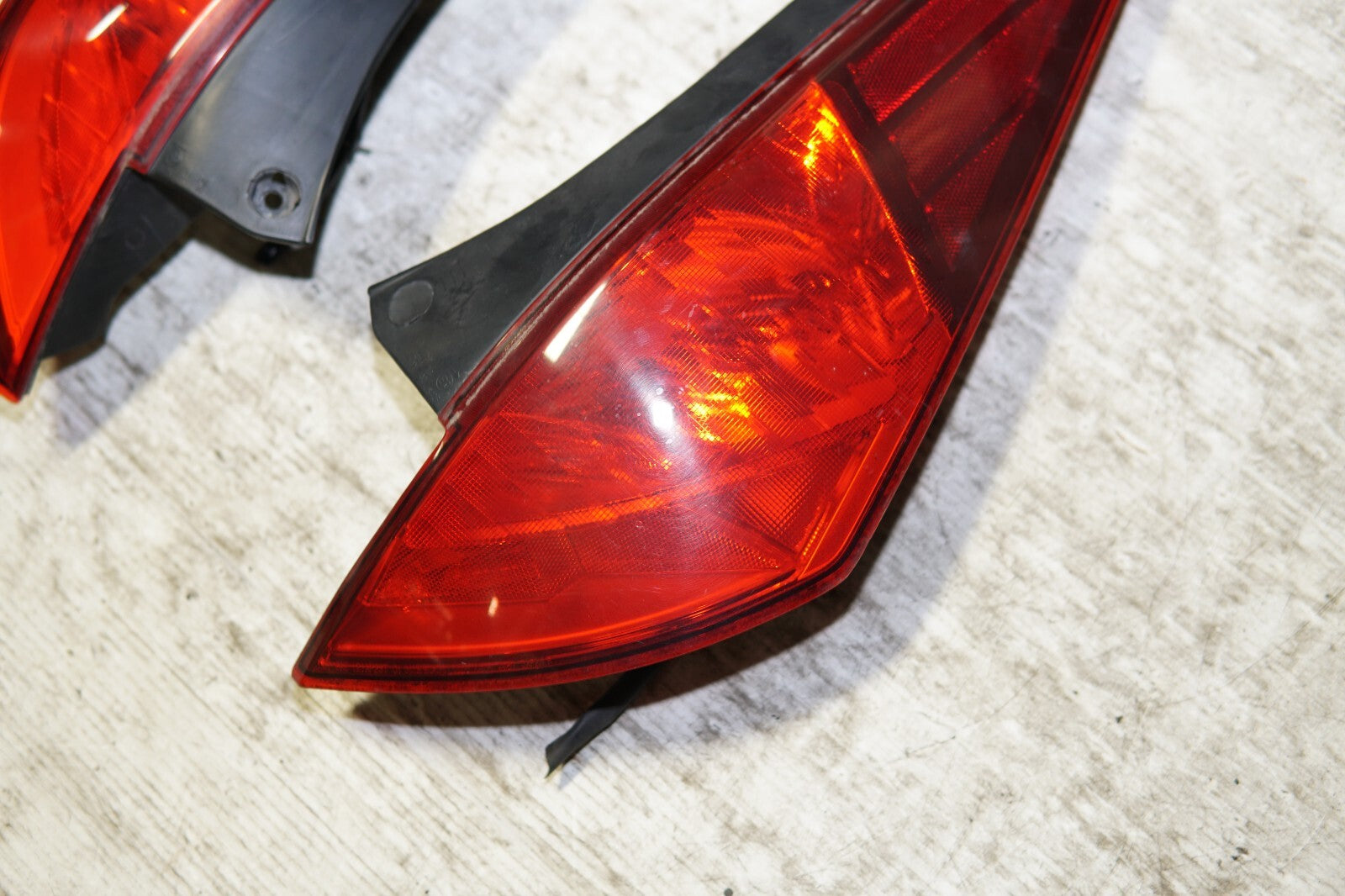 JDM 2003-2005 NISSAN 350Z Z33 OEM GENUINE TAIL LIGHT PAIR TAILLIGHT LEFT & RIGHT