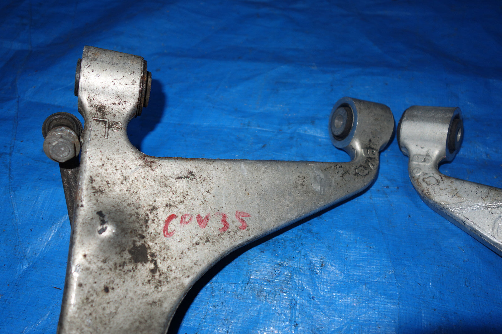 JDM Infiniti G35 OEM Rear Upper Control Arms Ball Joints Pair CPV35 2003-2006
