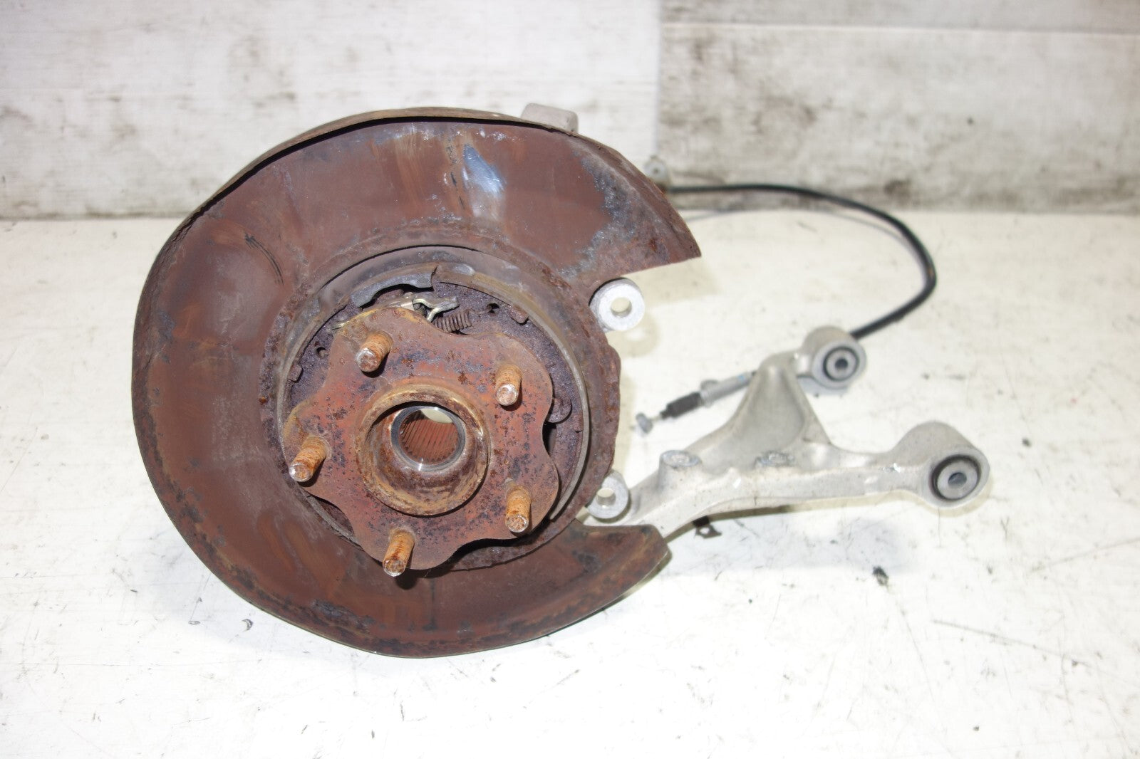 JDM Nissan 350z / G35 Rear Left Wheel Hub Spindle Bearing Control Arm 2003-2009