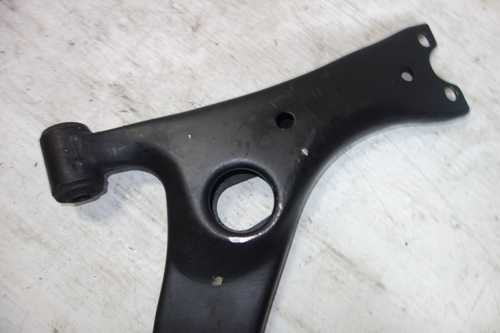 JDM 2000-2005 TOYOTA CELICA OEM FRONT LOWER CONTROL ARM RIGHT SIDE GT GTS ZZT231