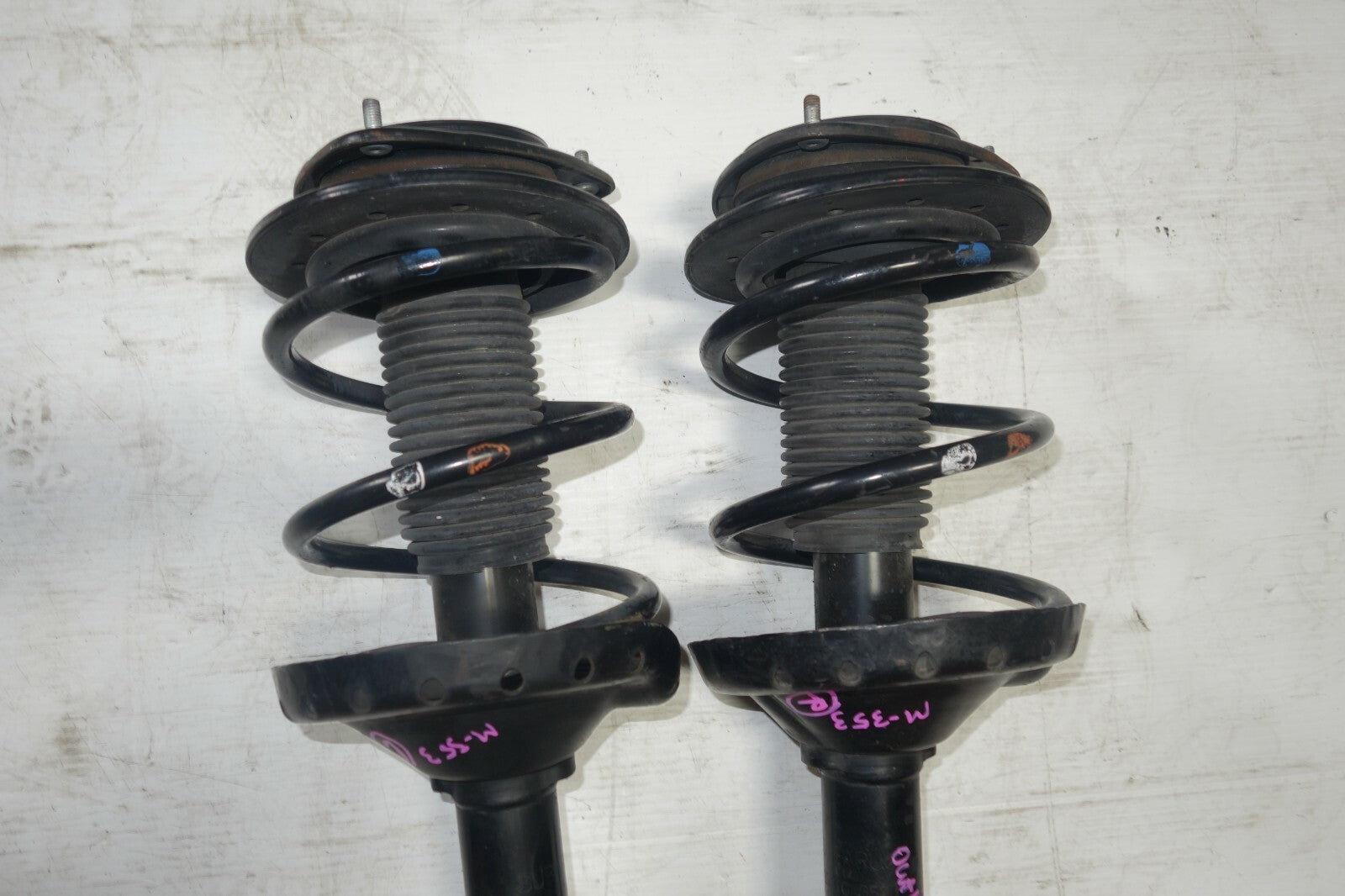 JDM 05-09 SUBARU LEGACY OUTBACK OEM KYB FRONT SHOCKS STRUTS ASSEMBLY WAGON ONLY