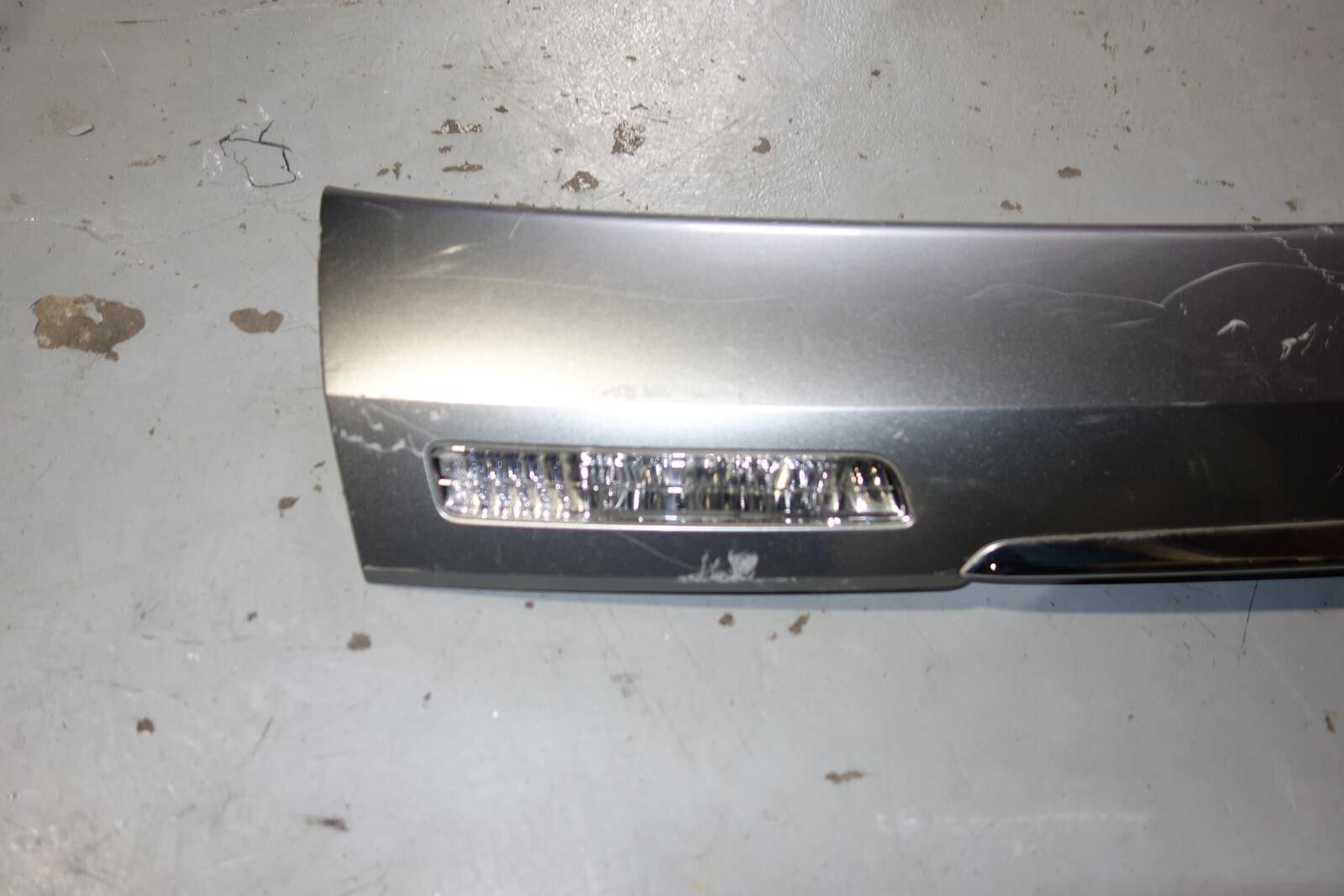 JDM 05-2009 SUBARU LEGACY OUTBACK OEM REAR CENTER GARNISH LIGHT SPOILER JD-1952