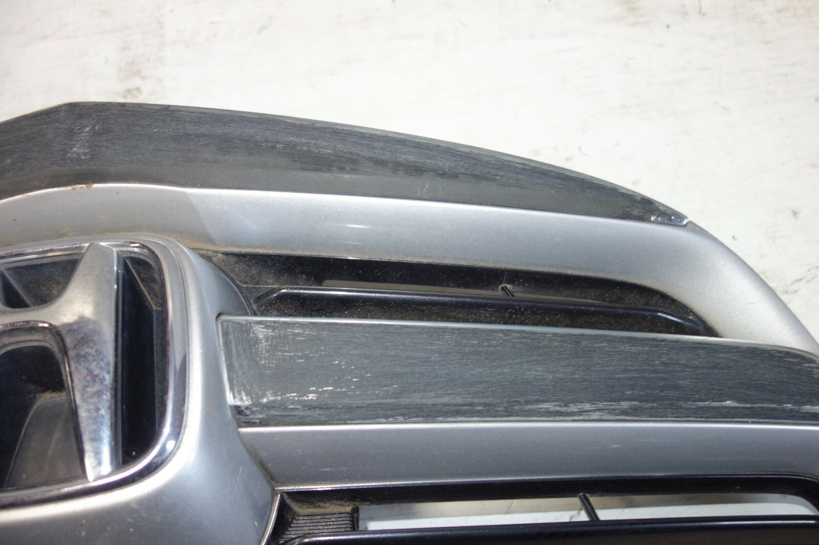 JDM 2005-2008 ACURA RL KB1 OEM FRONT GRILLE HONDA LEGEND KB1 GRILL