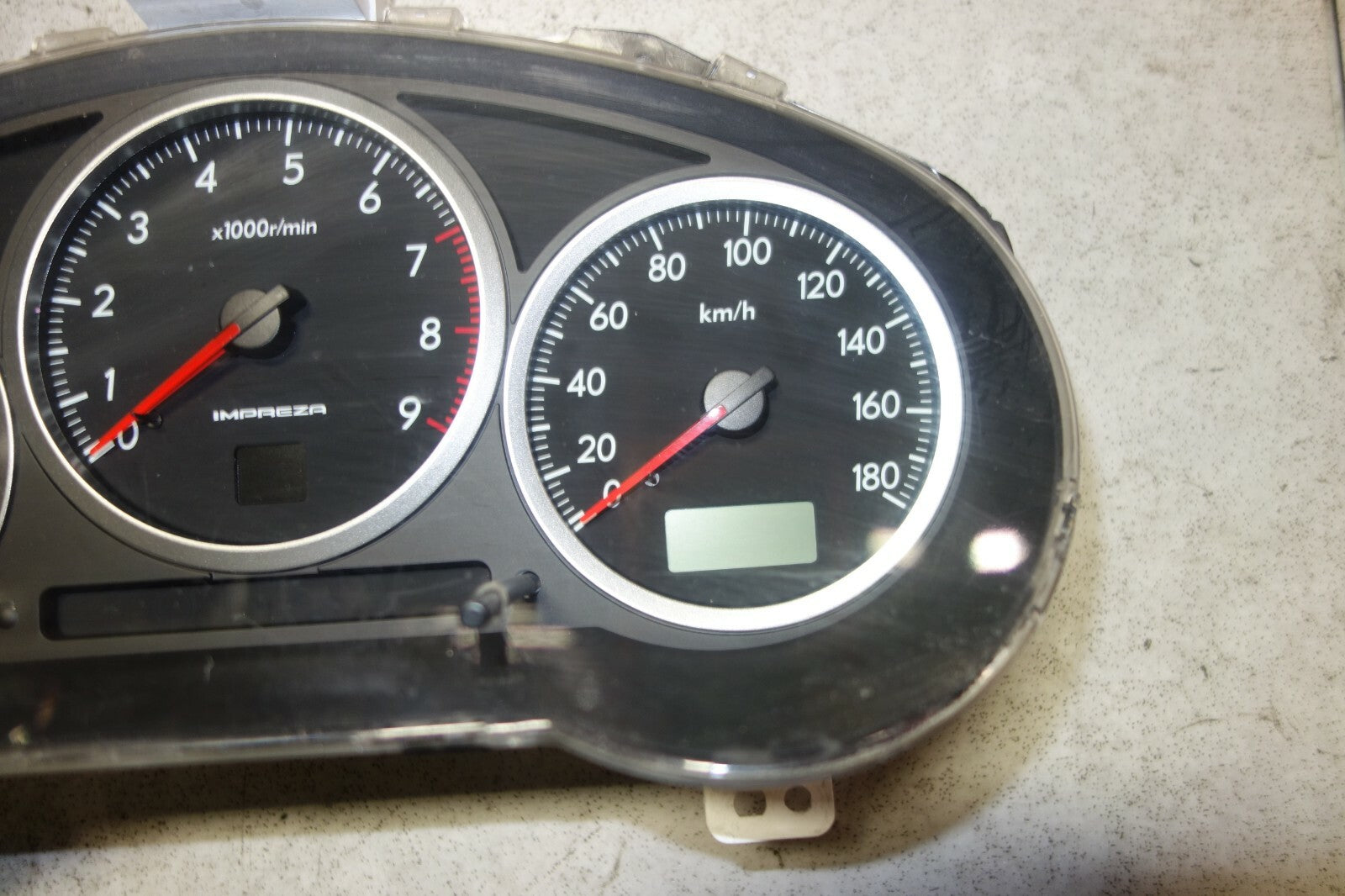 2004-2005 Subaru Impreza Automatic Gauge Cluster Speedometer 180km/h