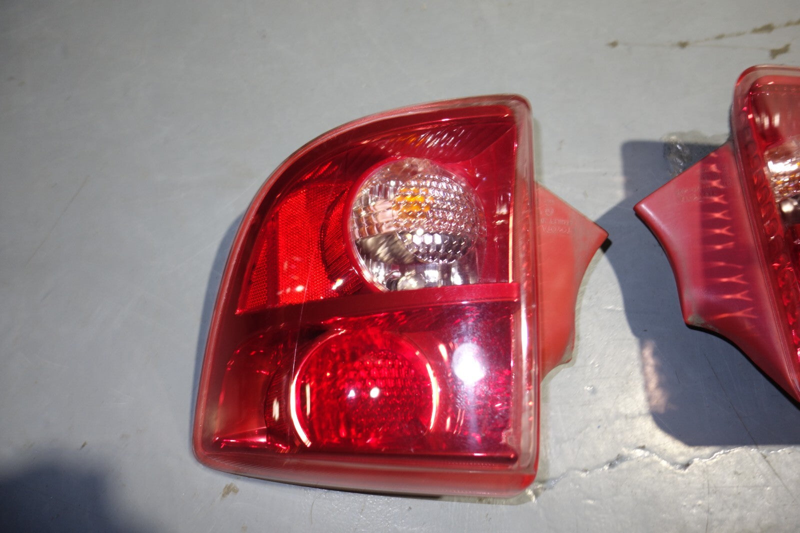 JDM 2000-2005 TOYOTA CELICA OEM TAIL LIGHTS LH LR TAIL LAMPS 2000-2005