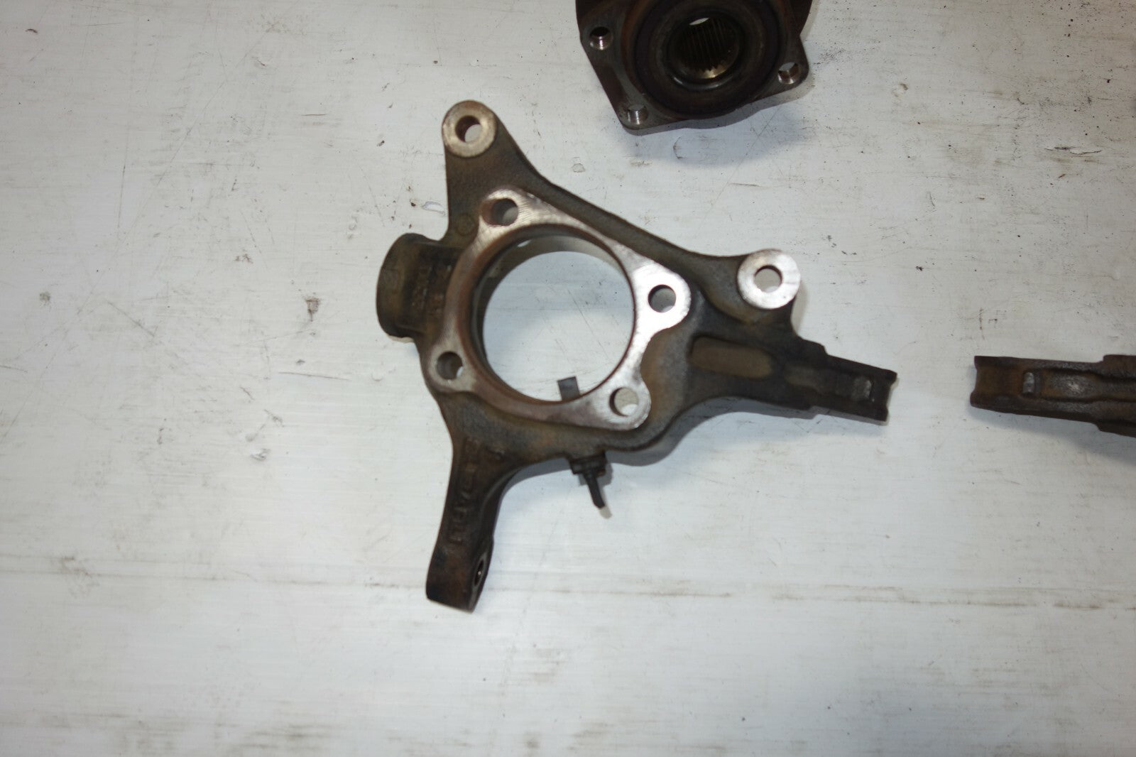 JDM SUBARU FORESTER OEM FRONT HUB KNUCKLE SPINDLE BEARING LEFT & RIGHT 2009-2014
