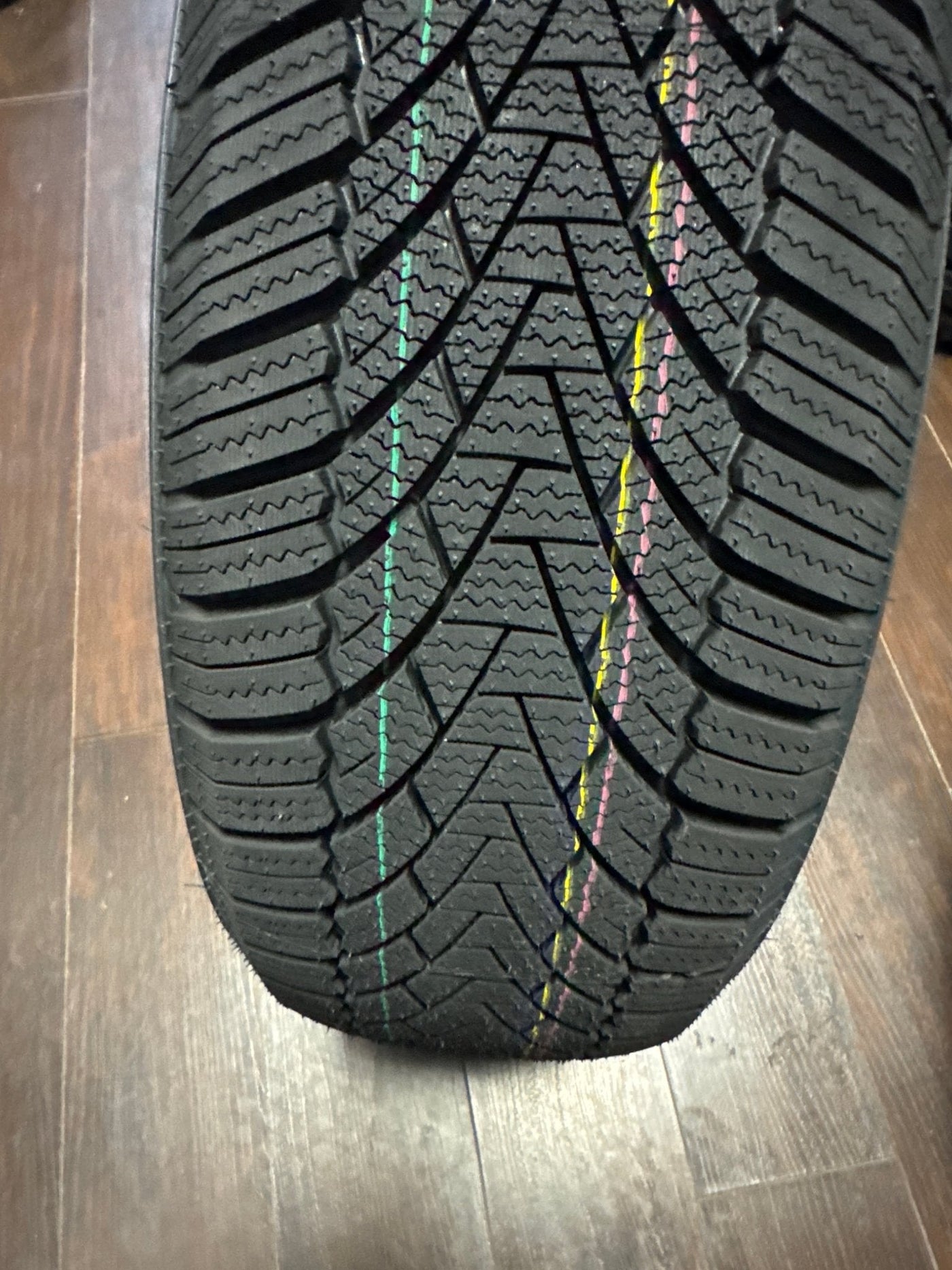 185/60R14 GRENLANDER ICEHAWKE I WINTER