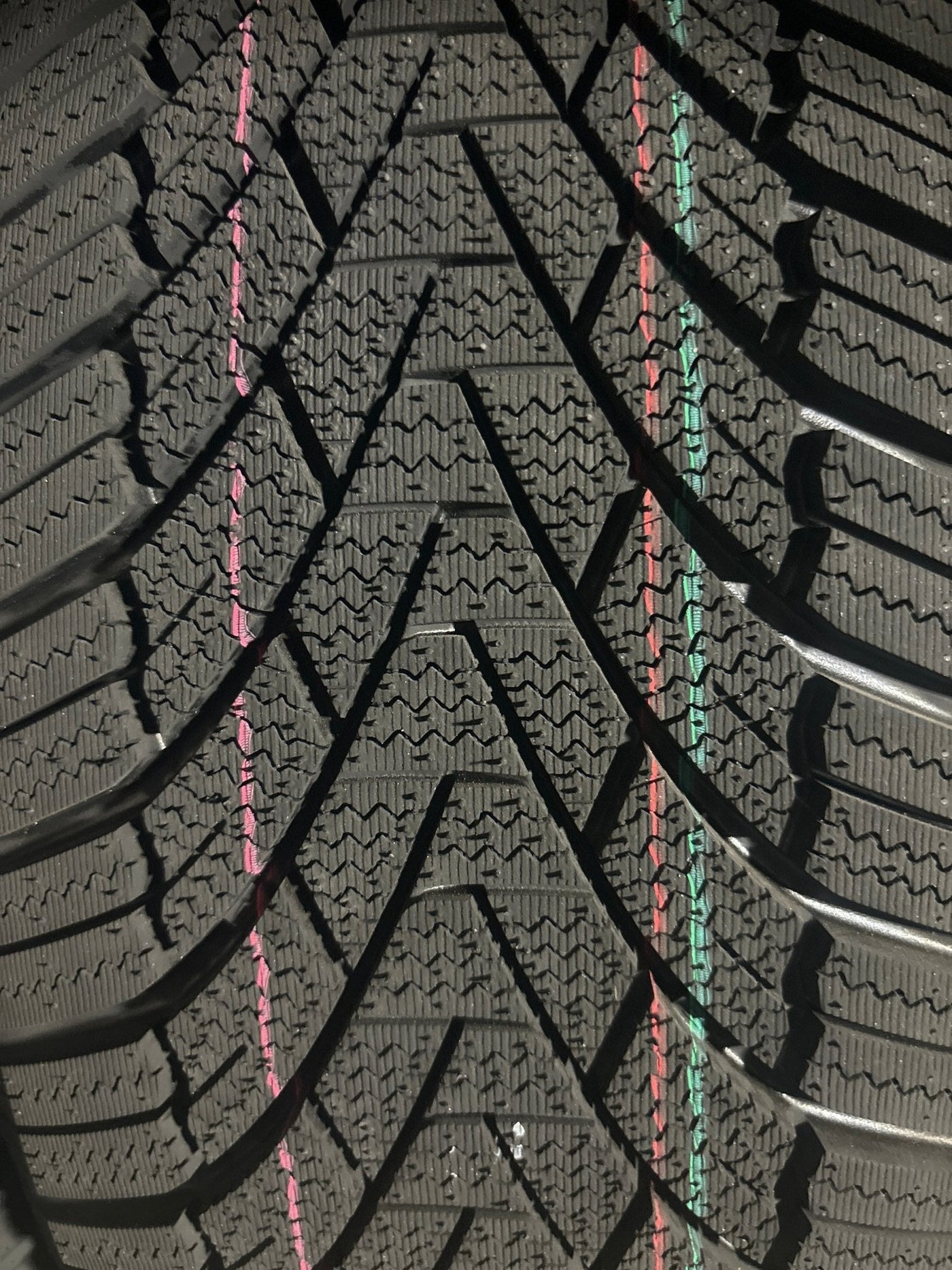 215/55R17 GRENLANDER ICEHAWKE I WINTER