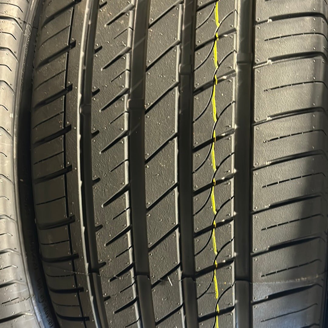 235/45R18 GRENLANDER L-ZEAL56 UHP PASSENGER