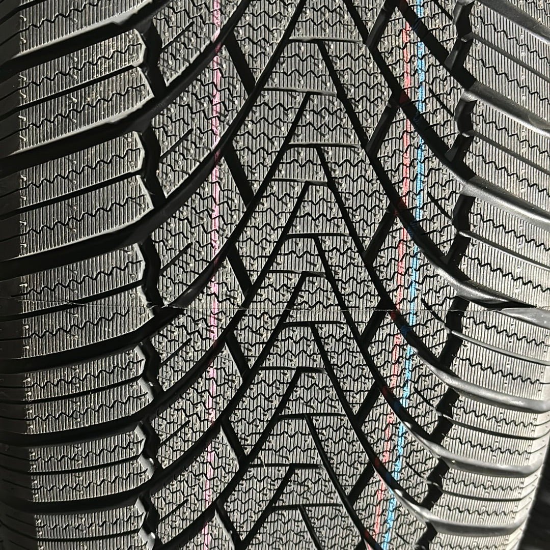235/50R18 GRENLANDER ICEHAWKE I WINTER