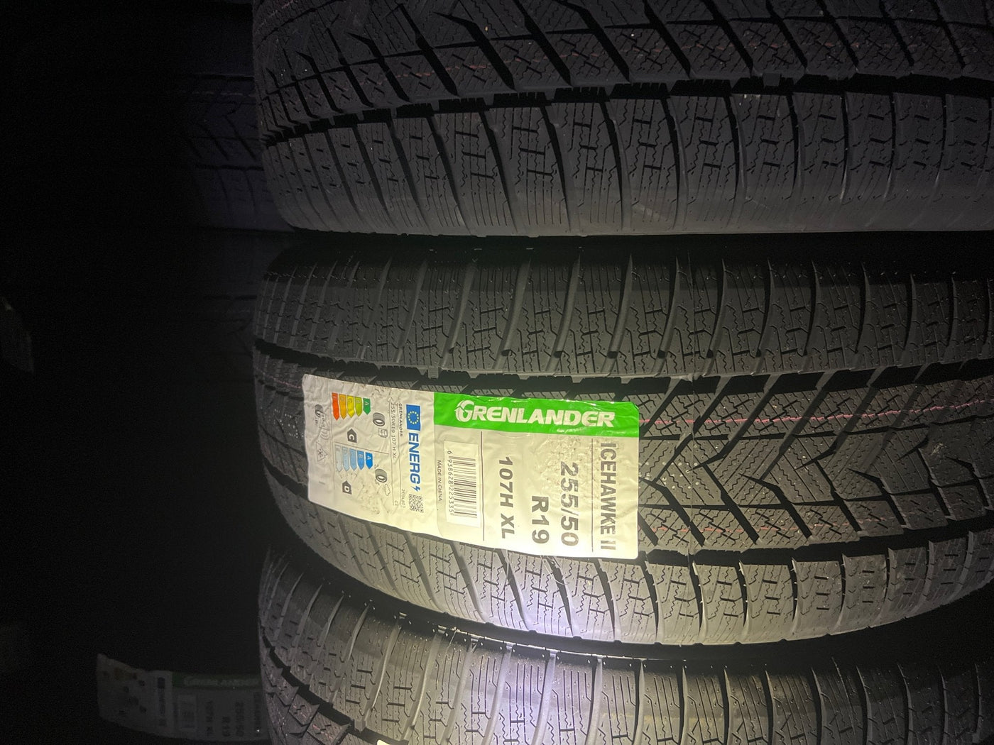 255/50R19 GRENLANDER ICEHAWKE II WINTER