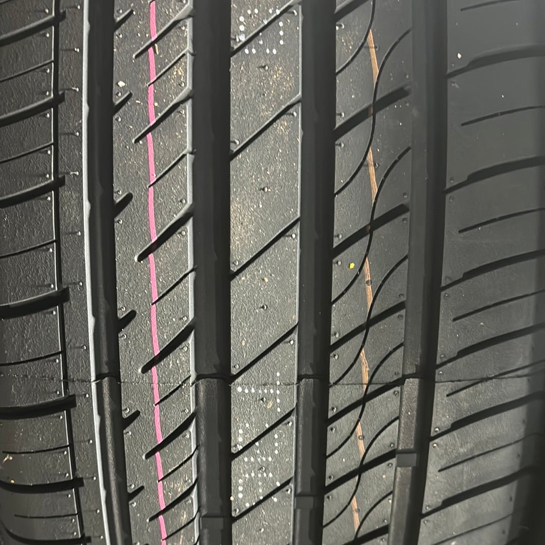 255/55R18 GRENLANDER L-ZEAL56 UHP PASSENGER
