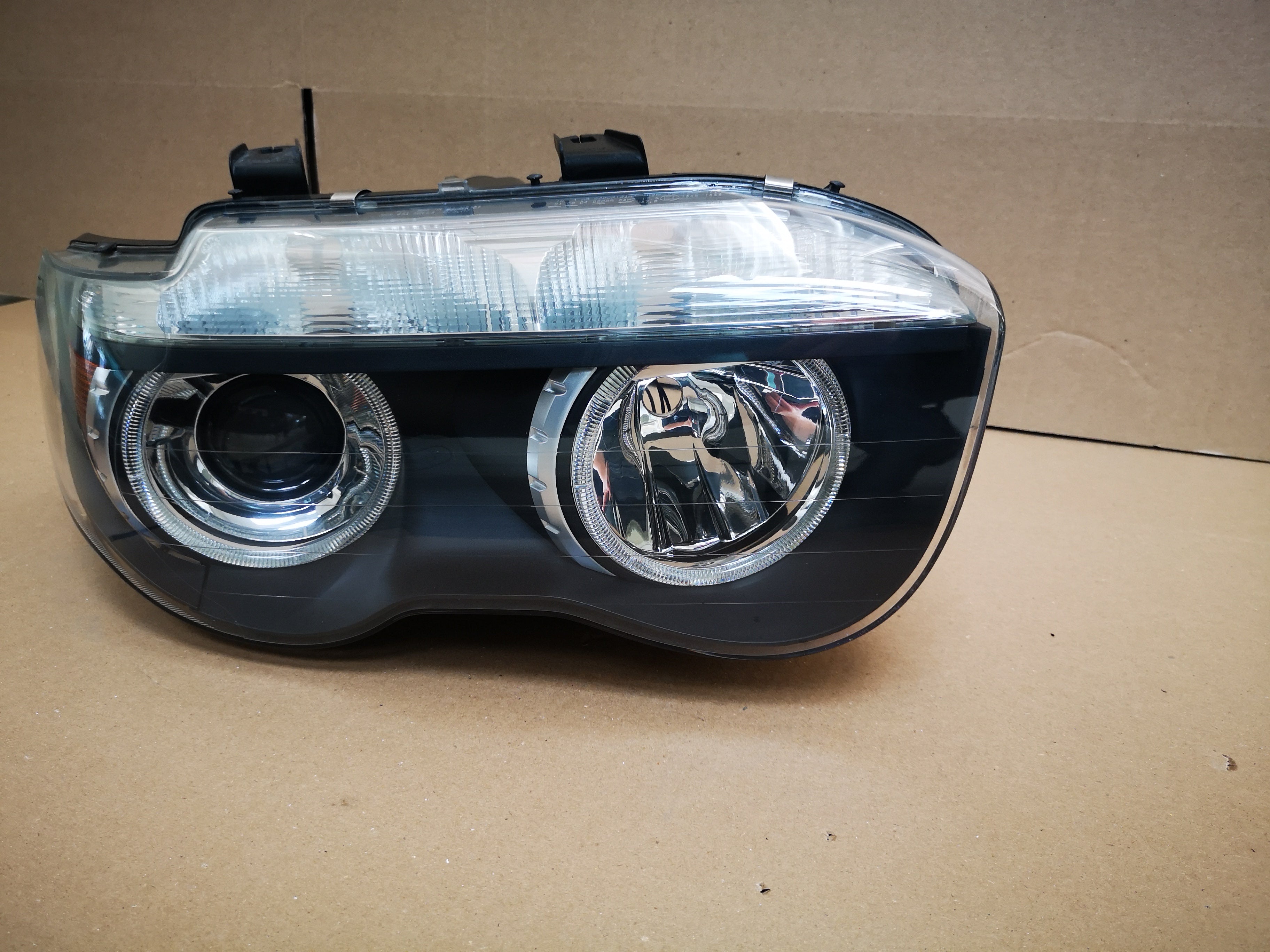 BMW 7 SERIES 2002-2008 — HEAD LAMP RH 2002-2005 USED