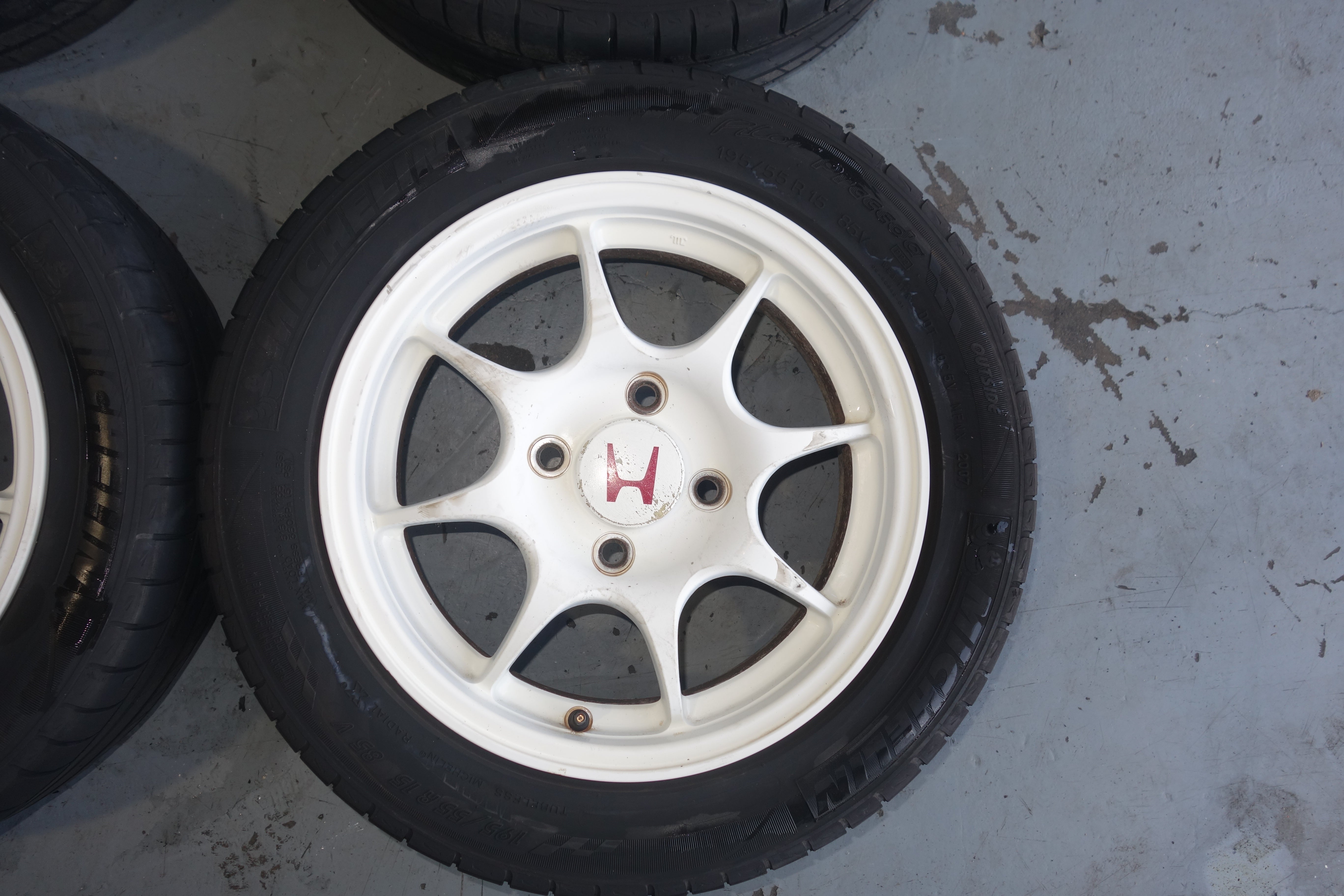 JDM Honda Integra Type R DC2 96–97 Spec 4x114.3 15x6 +50 White OEM Lightweight Wheels Tires Mags with Center Caps NS-II 165/50R15
