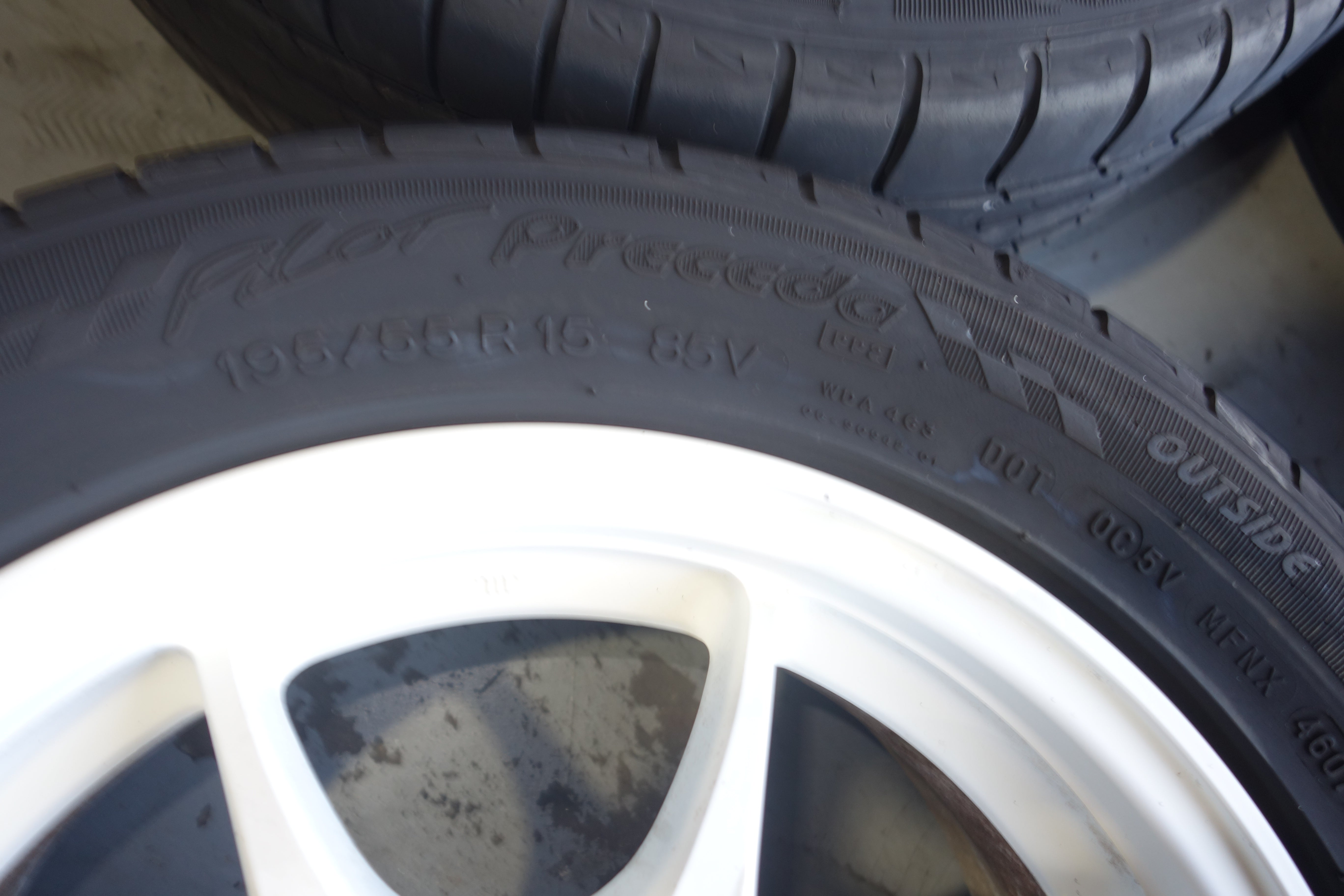JDM Honda Integra Type R DC2 96–97 Spec 4x114.3 15x6 +50 White OEM Lightweight Wheels Tires Mags with Center Caps NS-II 165/50R15