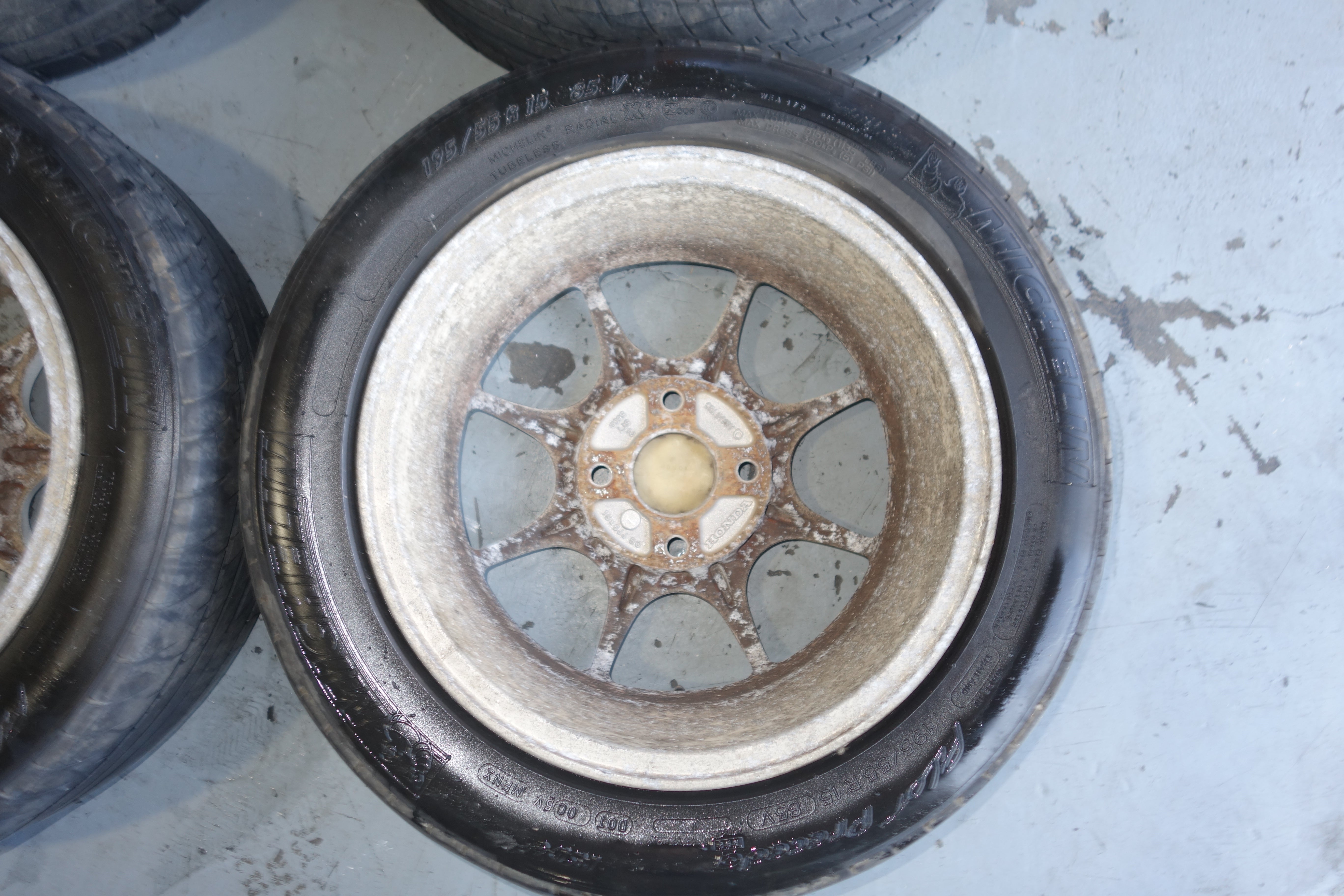 JDM Honda Integra Type R DC2 96–97 Spec 4x114.3 15x6 +50 White OEM Lightweight Wheels Tires Mags with Center Caps NS-II 165/50R15