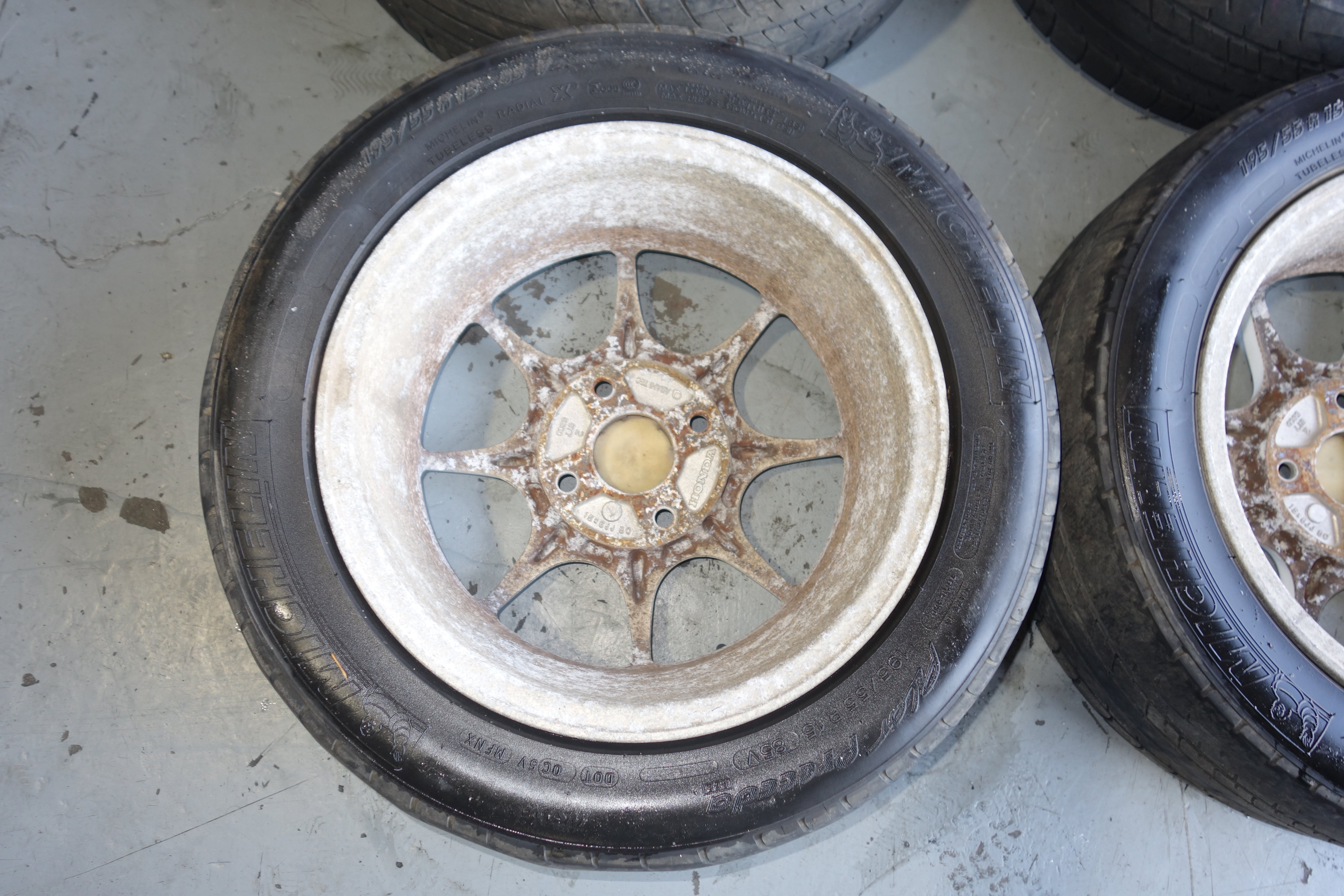 JDM Honda Integra Type R DC2 96–97 Spec 4x114.3 15x6 +50 White OEM Lightweight Wheels Tires Mags with Center Caps NS-II 165/50R15