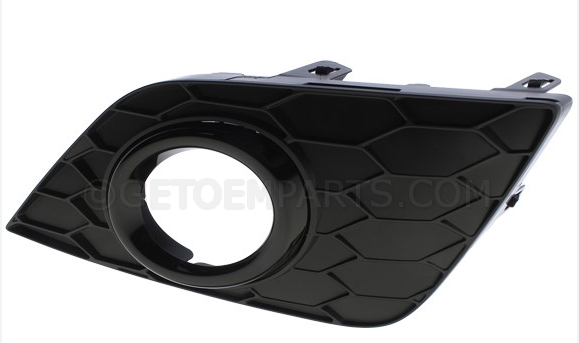 NISSAN SENTRA 2016-2019 — FRONT FOG LIGHT BEZEL RH; SENTRA 2018-2019