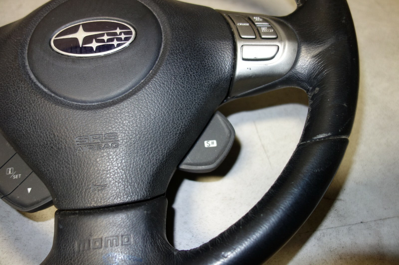 JDM Subaru Impreza WRX Legacy Forester OEM MOMO Steering Wheel & Hub