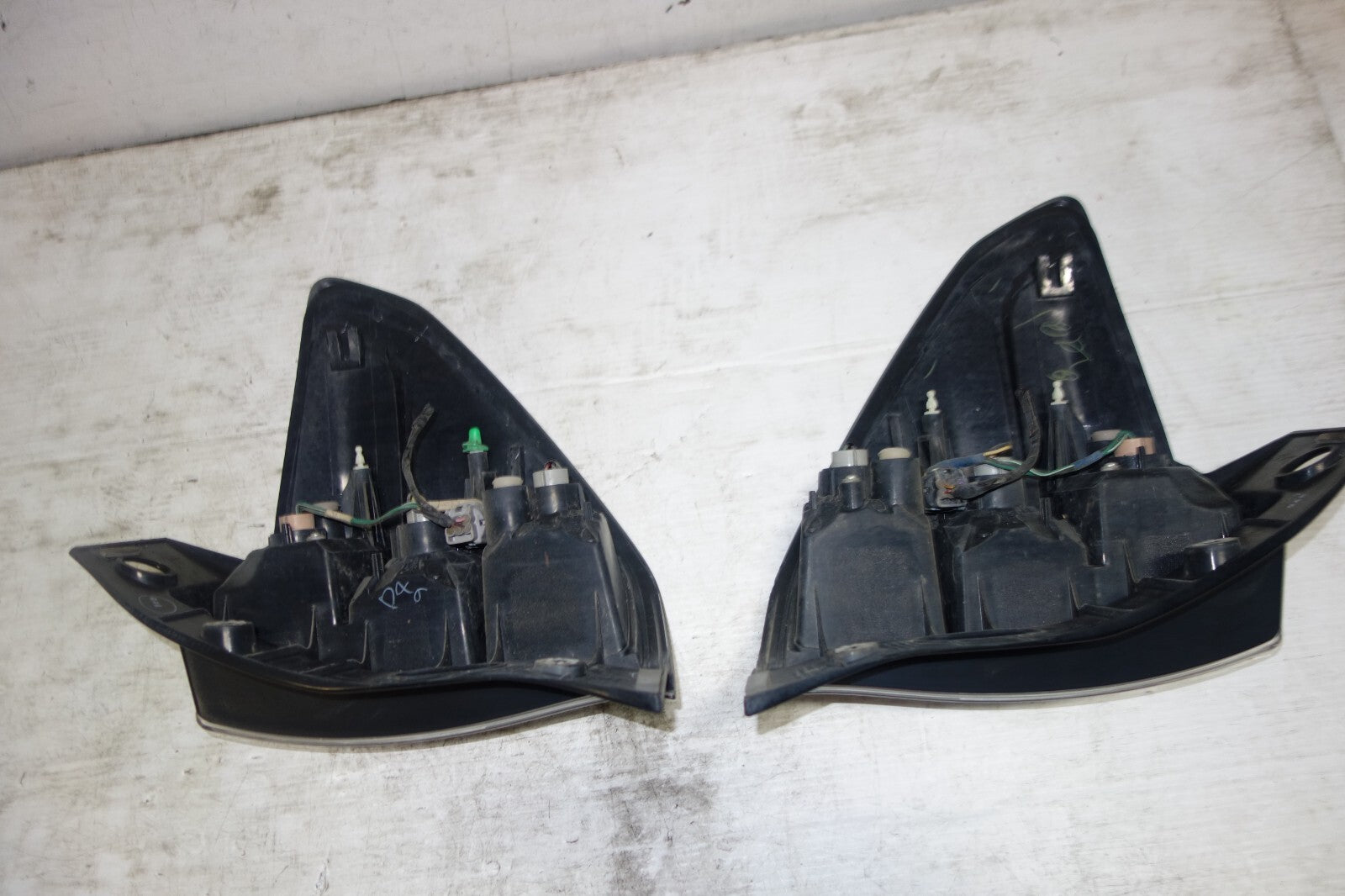 JDM 2009-2013 SUBARU FORESTER OEM USED TAIL LIGHTS TAIL LAMPS SH9 SH5 FORESTER