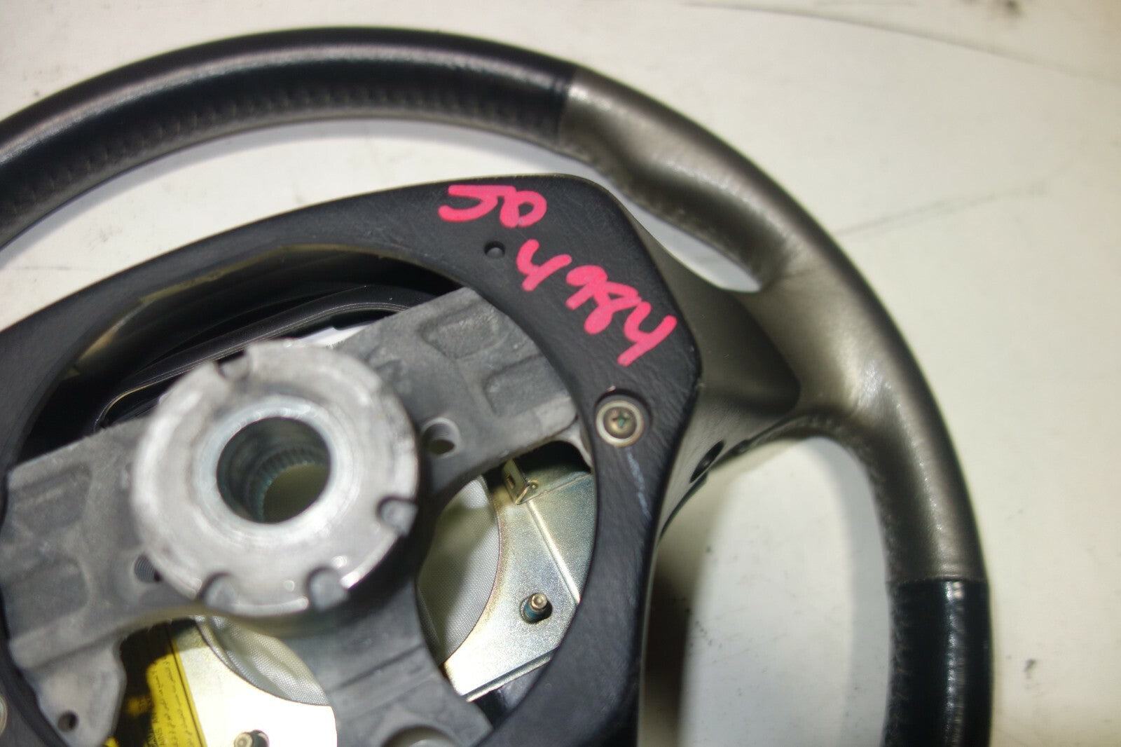 JDM 2001-2005 LEXUS IS300 TOYOTA ALTEZZA SXE10 STEERING WHEEL & HUB Fits:IS300