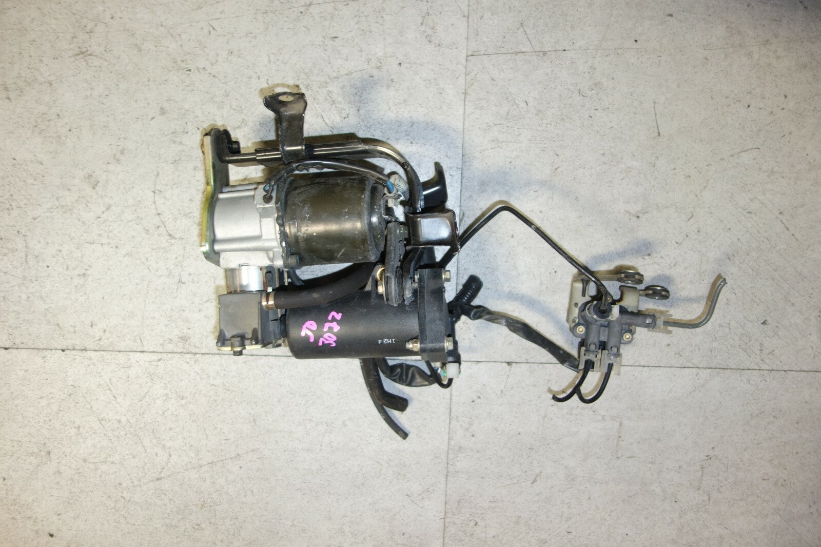 JDM Lexus LS430 Air Suspension Compressor Pump Strut Absorber 2001-2006 UCF31