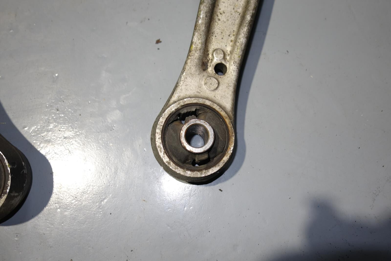 JDM SUBARU LEGACY OUTBACK OEM SPEC-B ALUMINUM FRONT LOWER CONTROL ARM 2005-2009