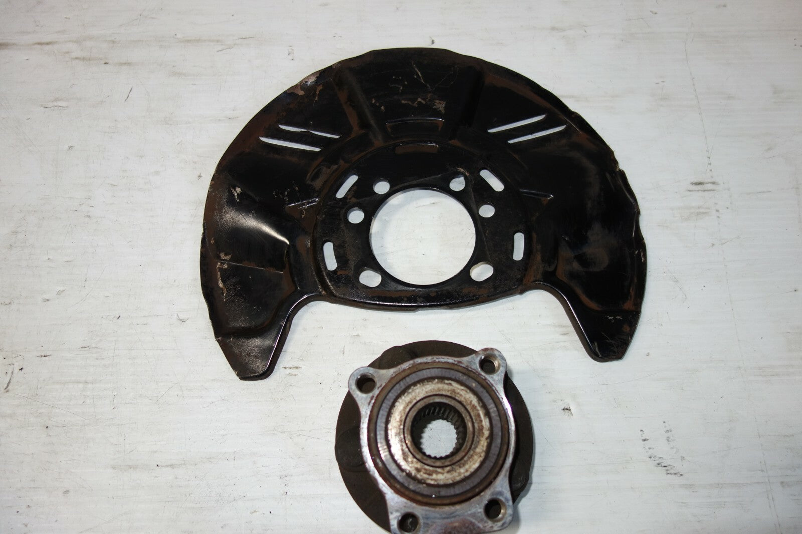 JDM SUBARU LEGACY OUTBACK OEM FRONT SPINDLE HUB BEARING KNUCKLE LEFT 2005-2014