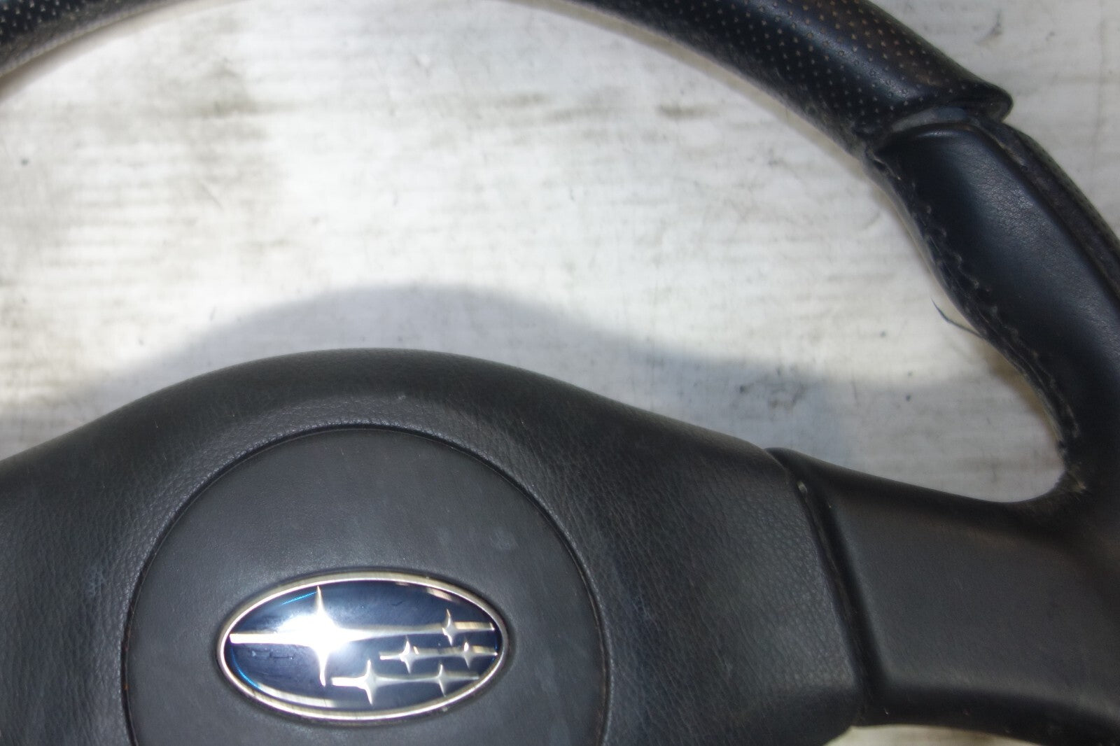 JDM 93-07 SUBARU FORESTER IMPREZA WRX GDB GGA GC8 GF8 MOMO STEERING WHEEL & HUB