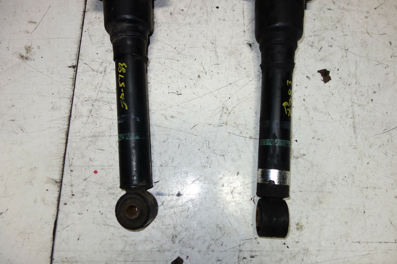 Lexus LS430 Rear Left + Right Air Shocks Struts Absorbers 2001-2006 Pair JDM