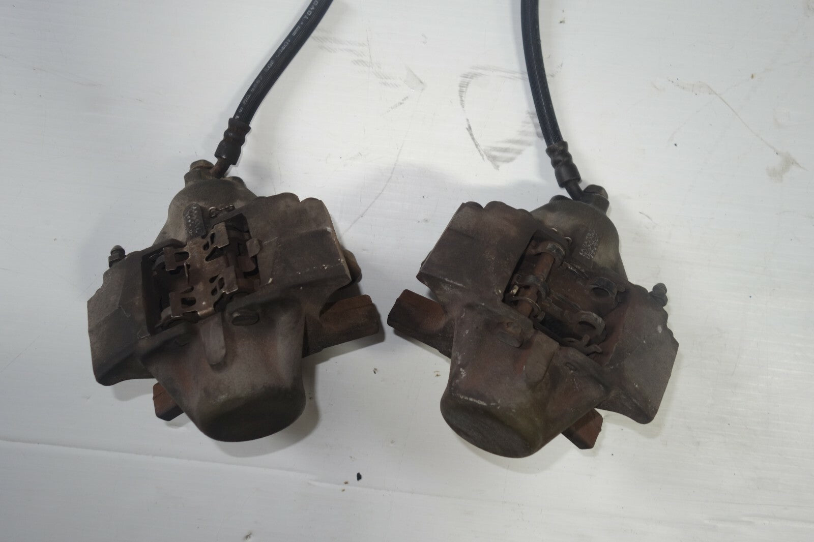 JDM 2001-2005 IS300 SXE10 LEXUS GENUINE REAR BRAKE CALIPERS OEM LEFT & RIGHT