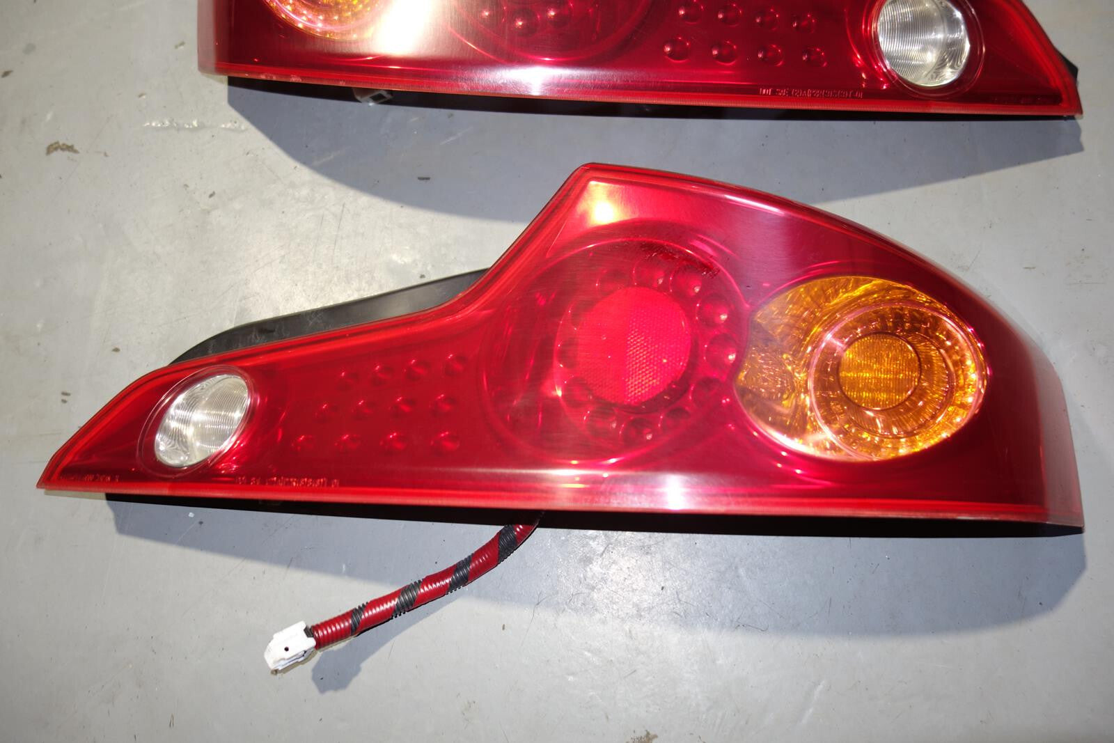 JDM Infiniti G35 Coupe 2-Door Tail Lights Lamps 2003-2005 Skyline CPV35 Skyline