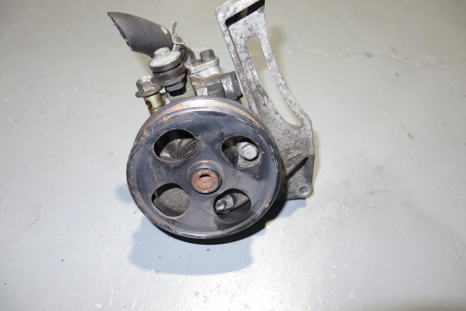JDM Subaru Legacy B4 EJ208 EJ206 Twin Turbo Power Steering Pump 2000-2004