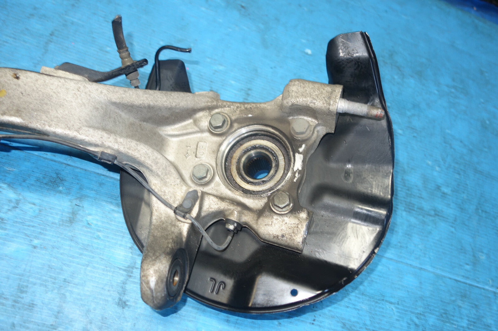 Acura RL Front LH Left Side Wheel Hub Bearing Knuckle Spindle Hub 2005-12 JDM
