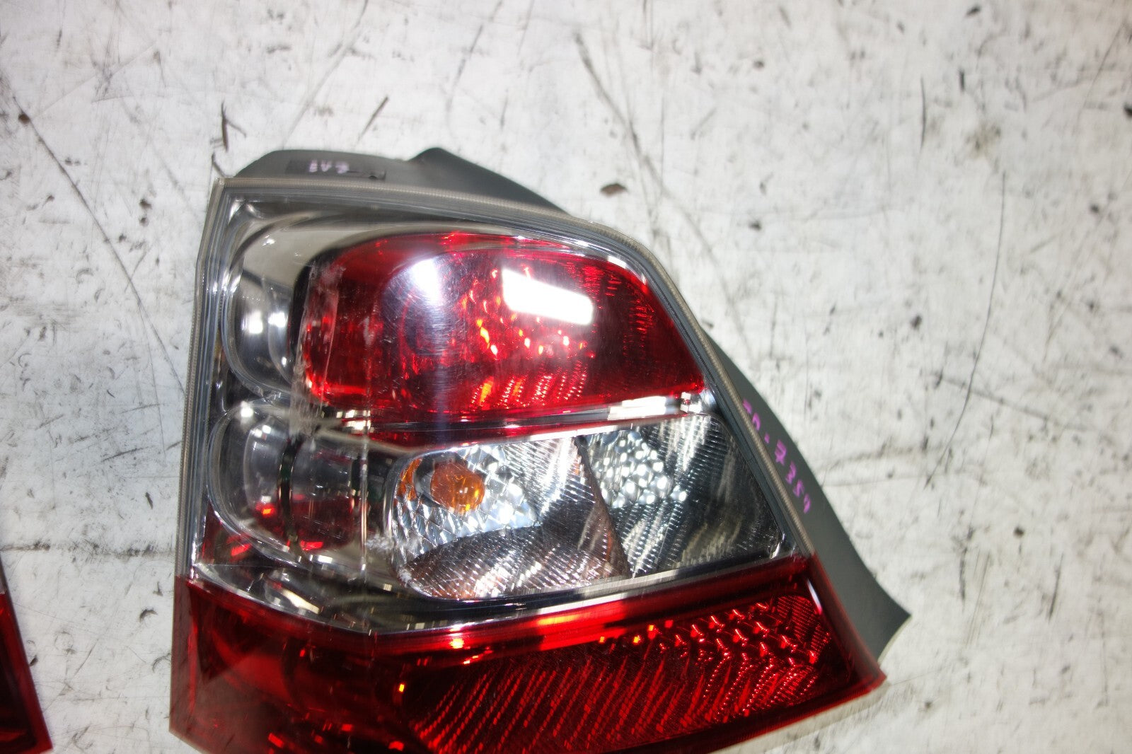 JDM 2002-2005 HONDA CIVIC EU3 OEM TAIL LIGHTS TAIL LAMPS 4 DOOR HATCHBACK
